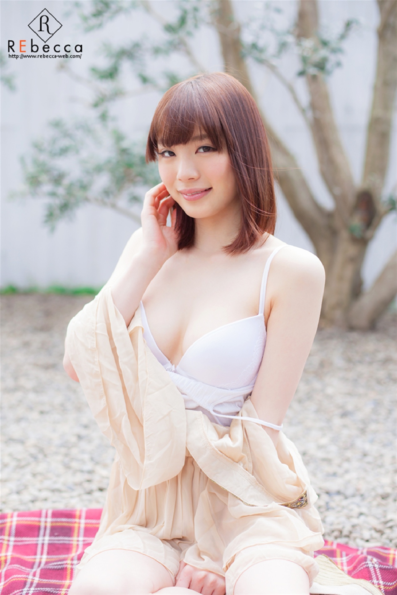 Airi Suzumura 鈴村あいり, デジタル写真集 白い鈴の奏でる音色 Vol.01