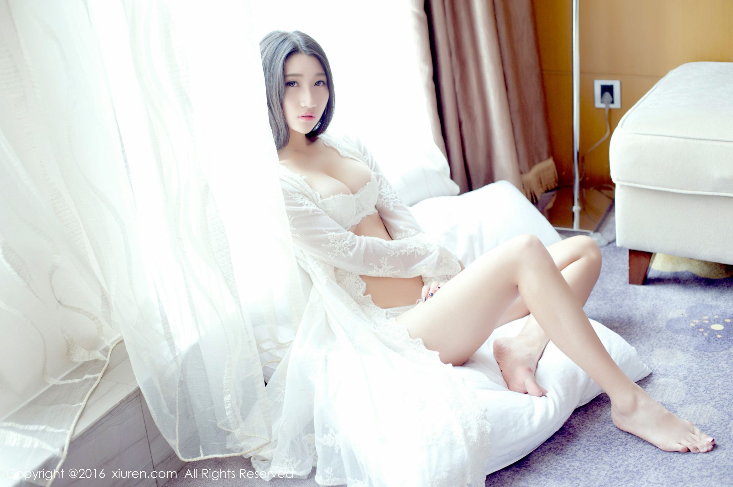 Su Yunjin "Wet Body in Translucent Stockings, Lace Pajamas, Hotel Vacuum Bathrobes" [秀人网 XiuRen] No.632
