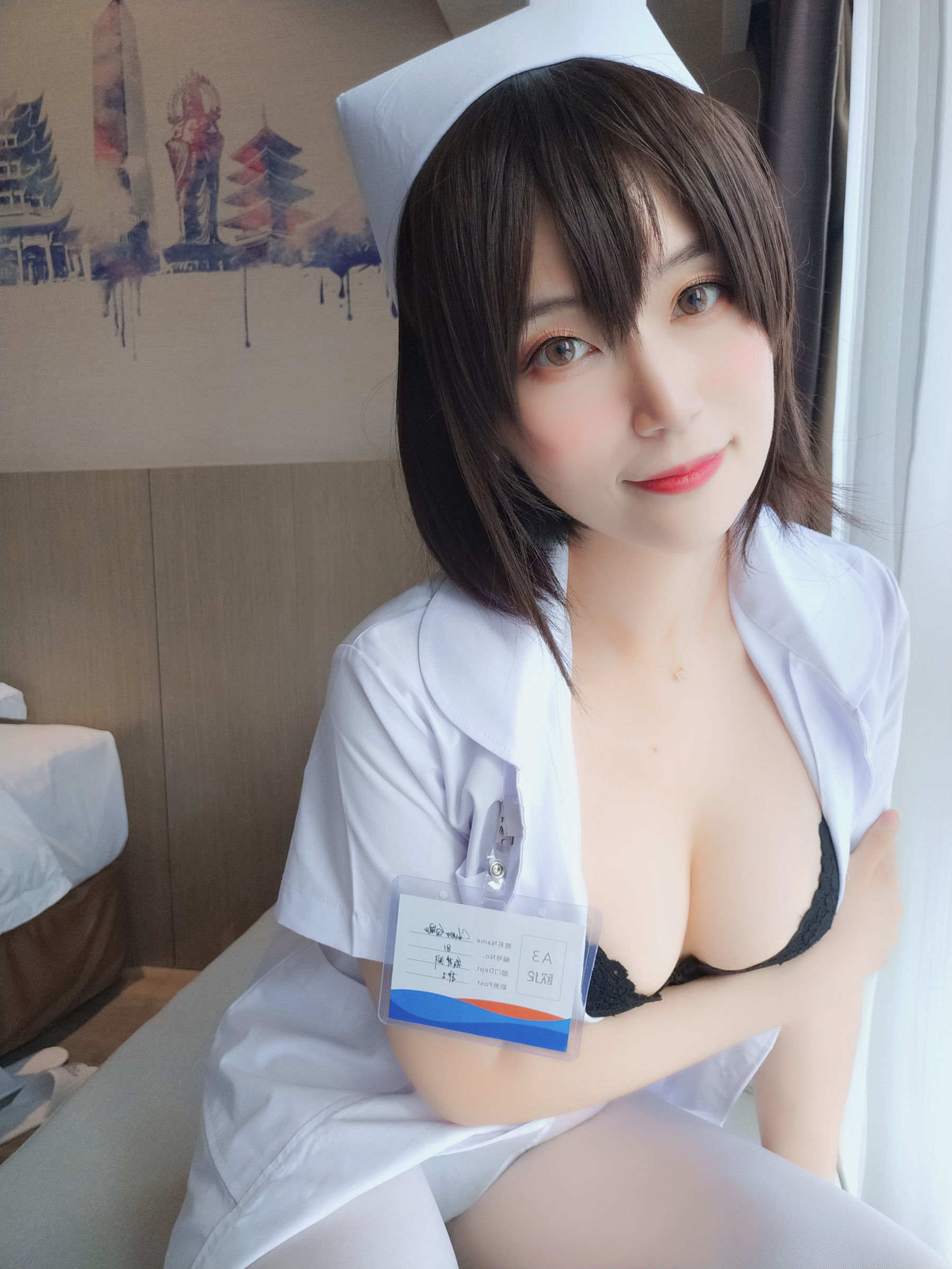 Silver 81 "Short Haired Little Nurse" [Cosplay Girl]