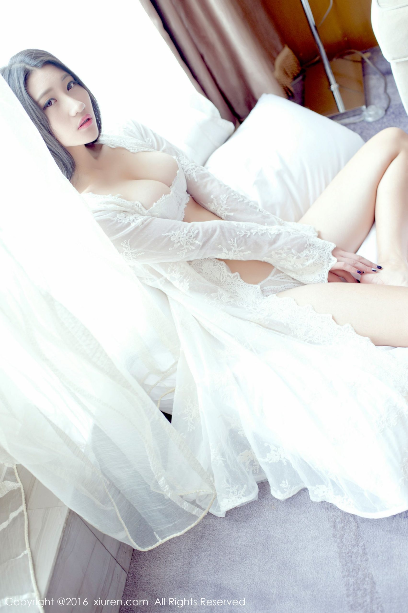 Su Yunjin "Wet Body in Translucent Stockings, Lace Pajamas, Hotel Vacuum Bathrobes" [秀人网 XiuRen] No.632