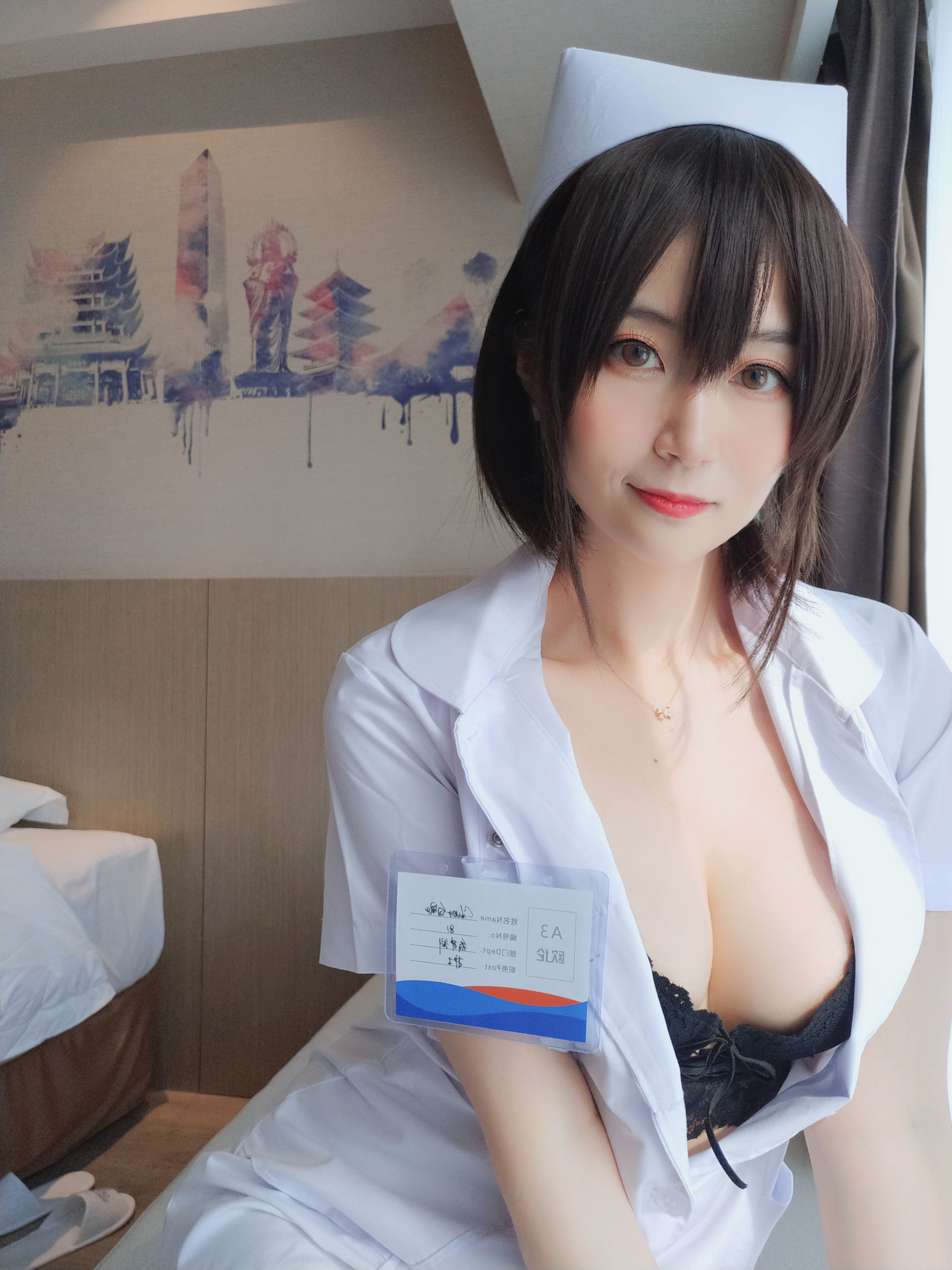 Silver 81 "Short Haired Little Nurse" [Cosplay Girl]