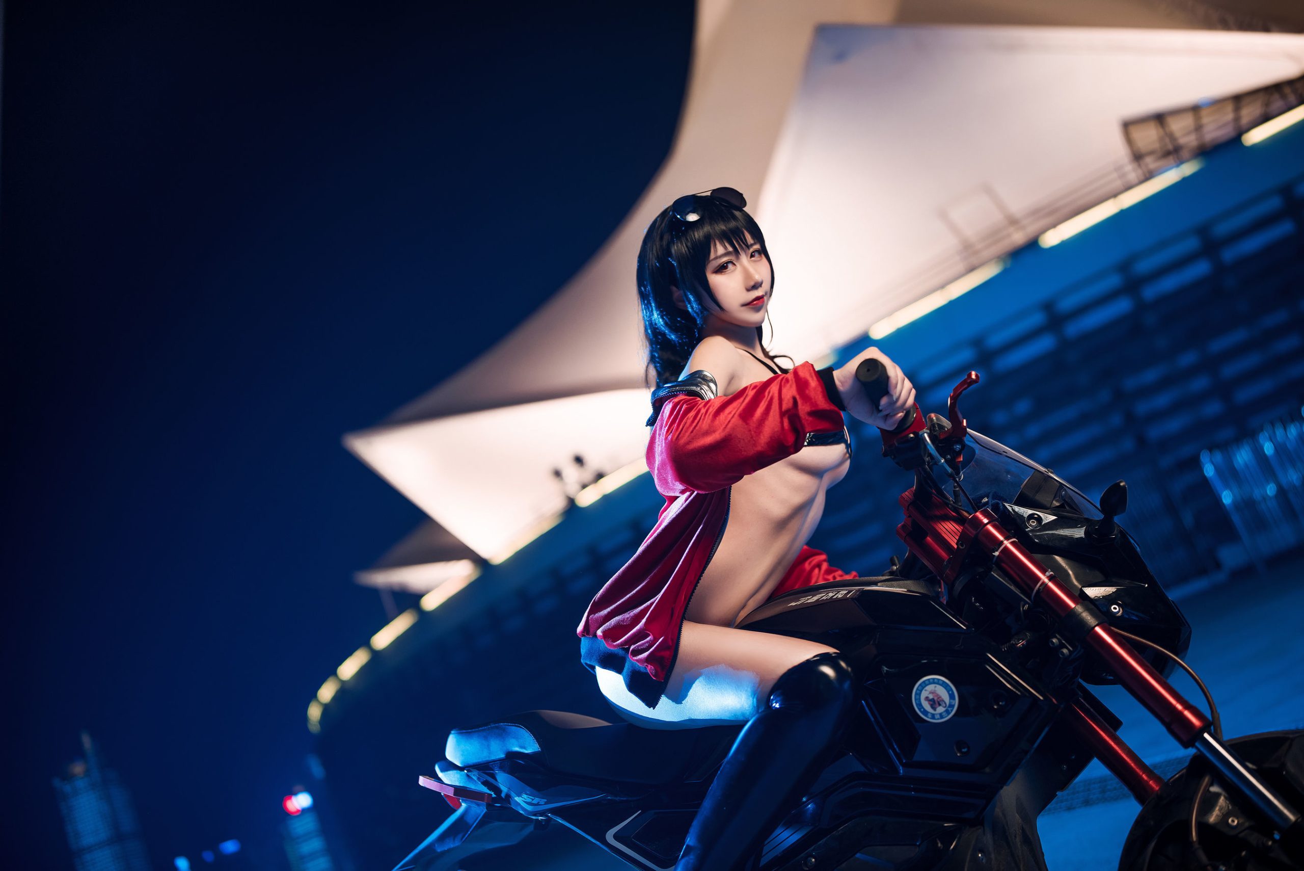 [网 红 Coser] Jiuqu Jean "Dafeng Locomotive"