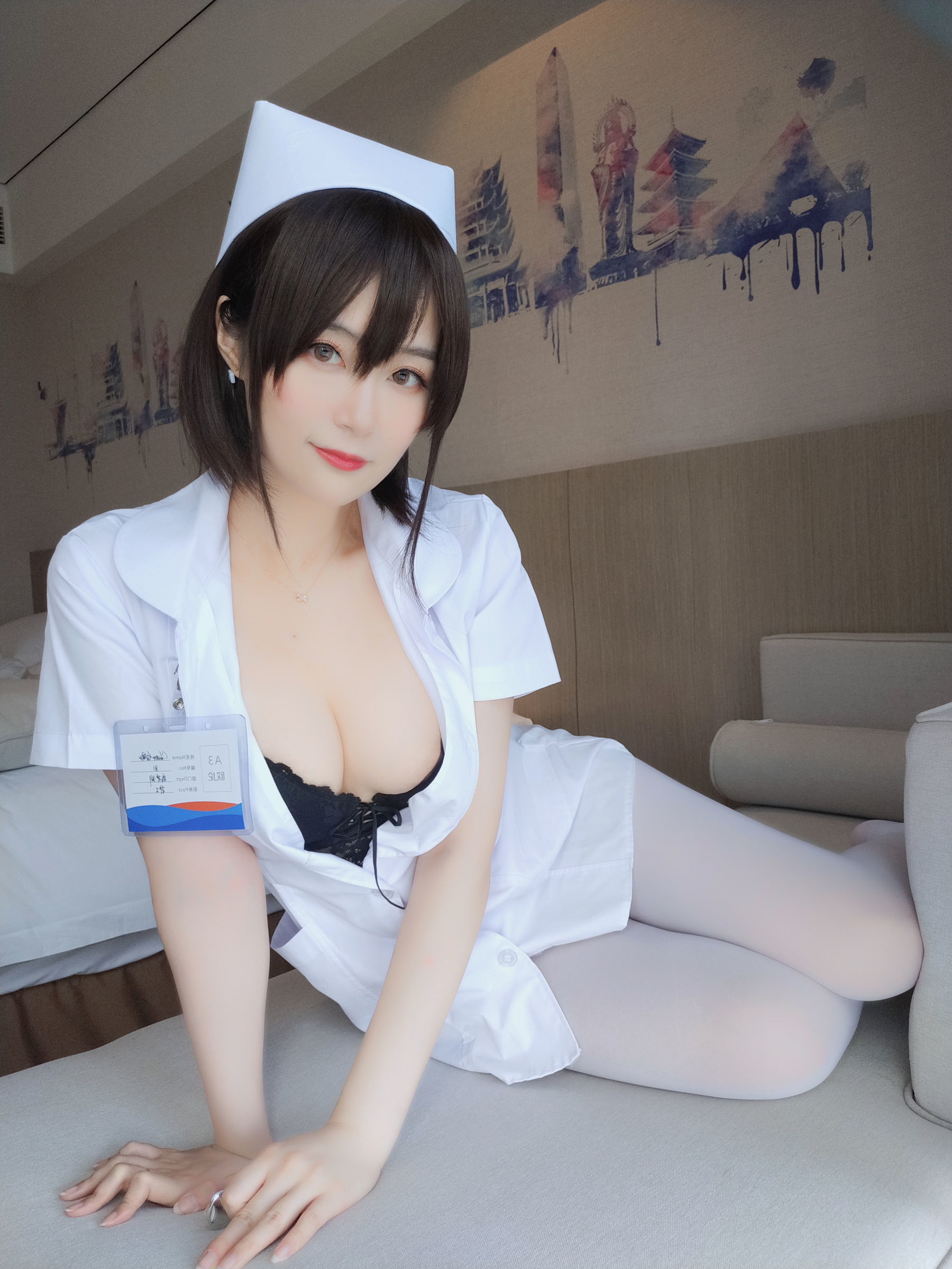 Silver 81 "Short Haired Little Nurse" [Cosplay Girl]