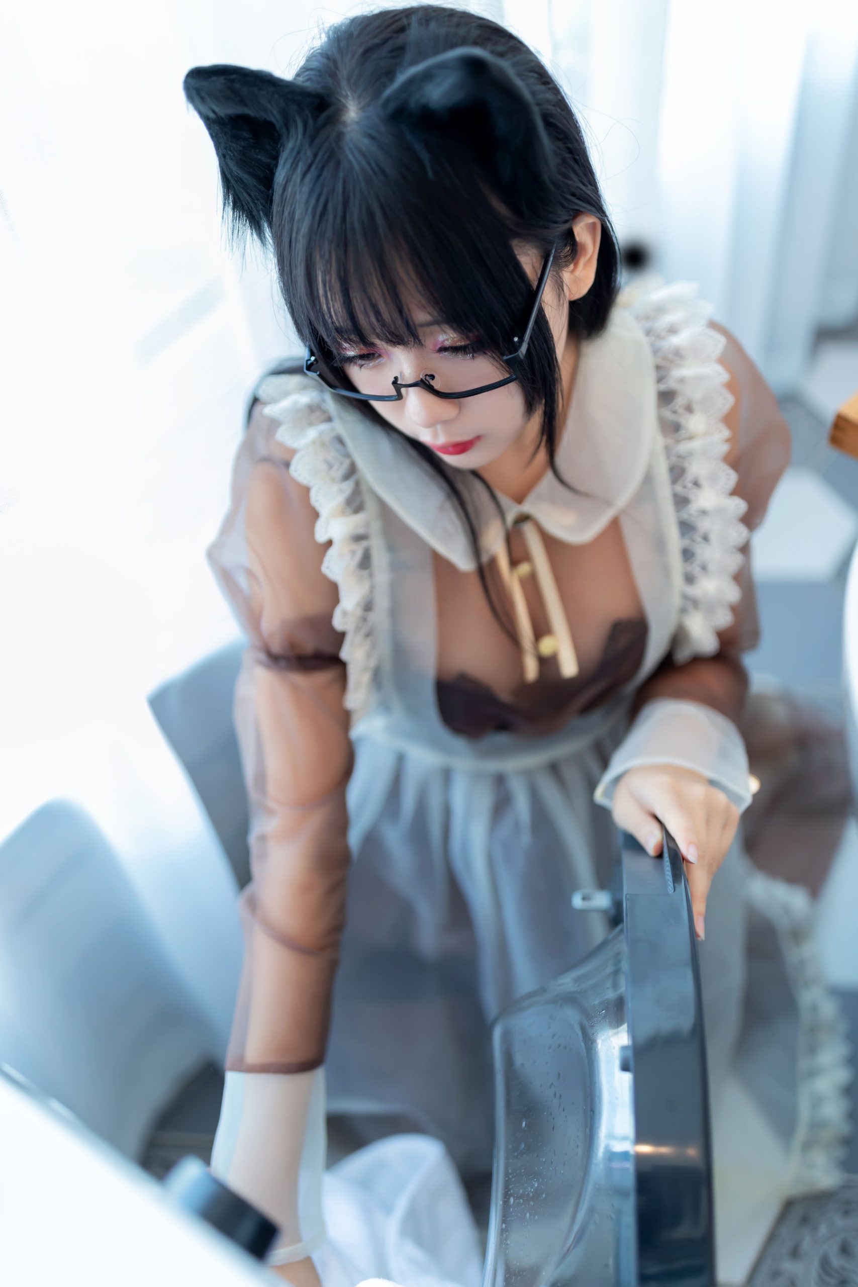 Cosplay beauty Hina Jiao "Transparent Maid"