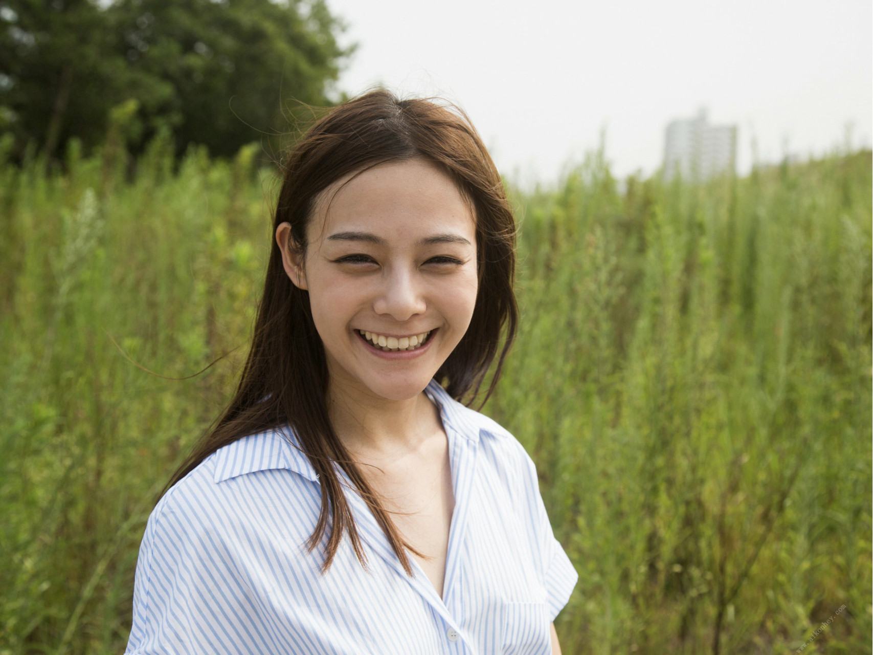 Nene Yoshitaka 吉高寧々, 週刊ポストデジタル写真集 夏の海でキミに逢えたら Set.01