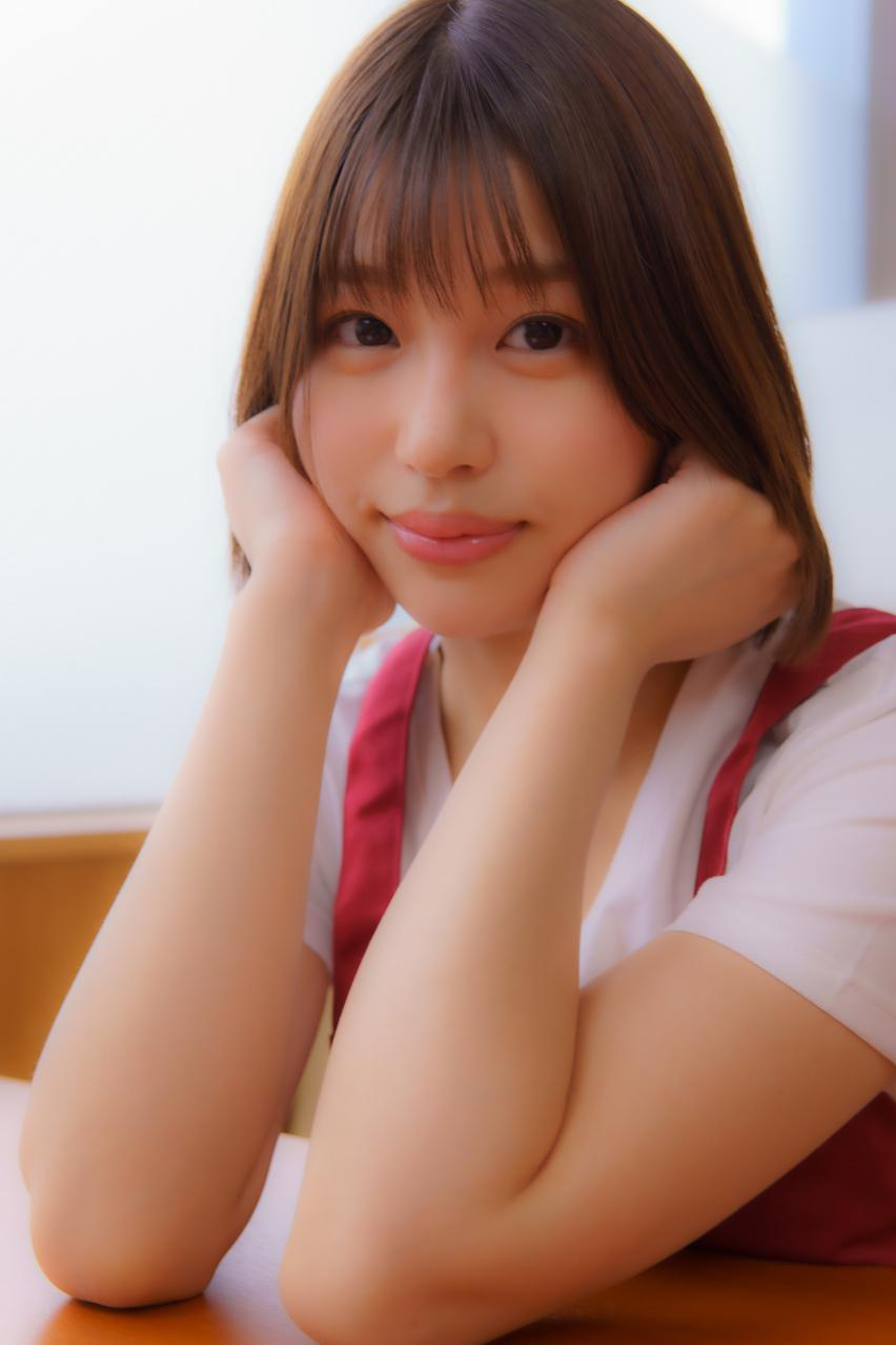 Mahiro Tadai 唯井まひろ, 写真集 「ファミレス店員とホテル密会」 Set.01 No.7b965c