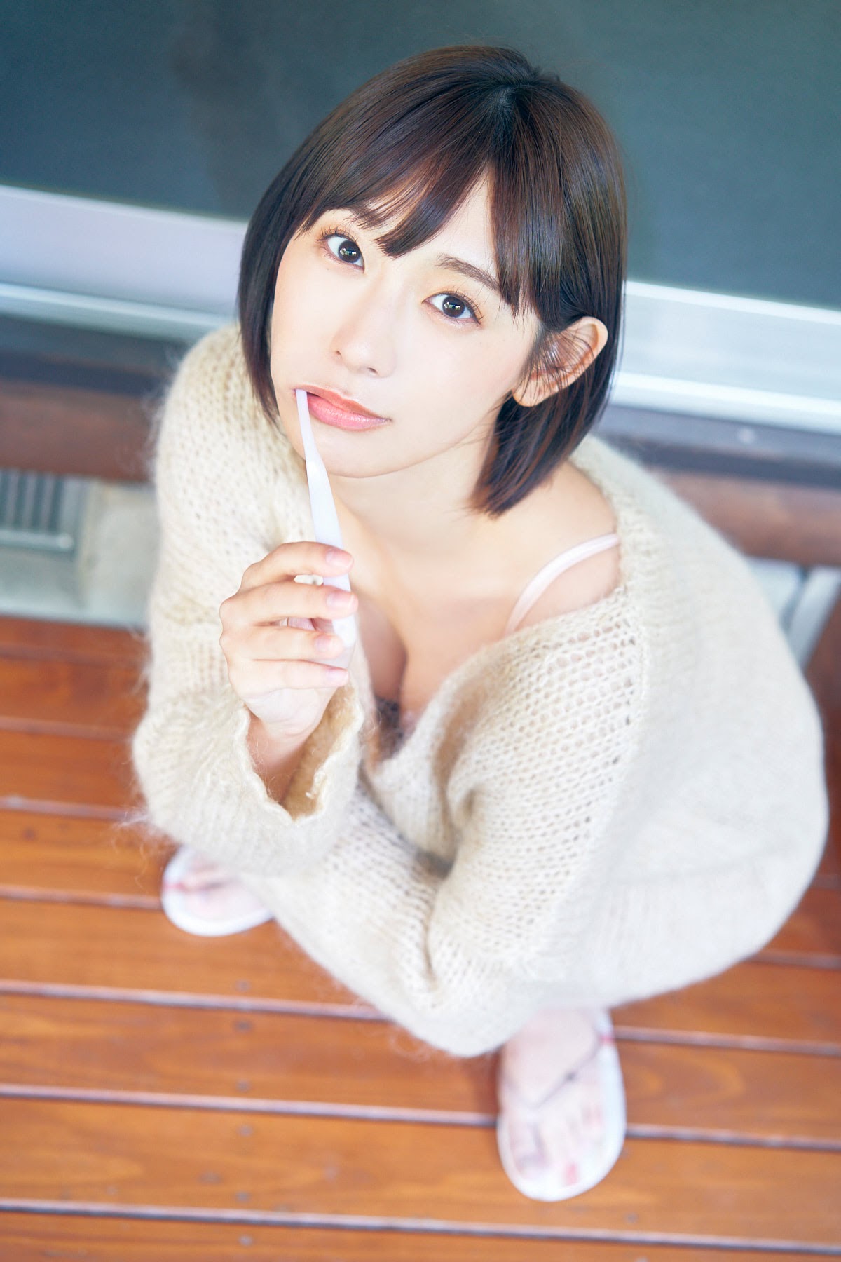 Mio Minato 水湊みお, Young Gangan 2021 No.11 (ヤングガンガン 2021年11号) No.da91c4