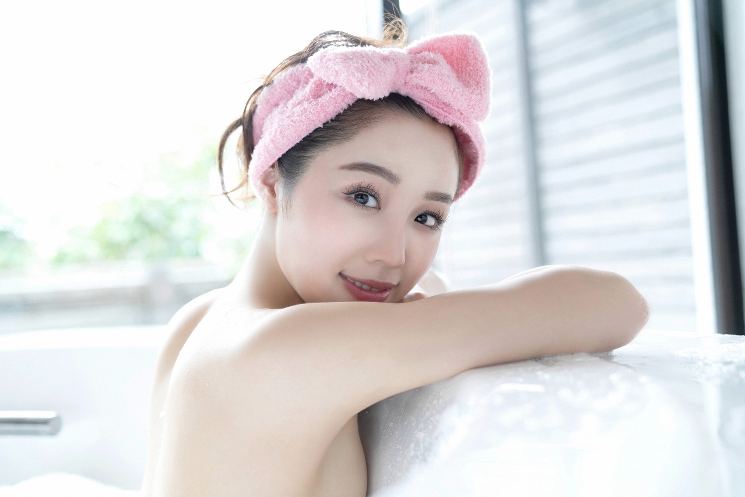 Anna Ishida 石田安奈, [Ys-Web] 2021.06 Vol.920 3rd Week