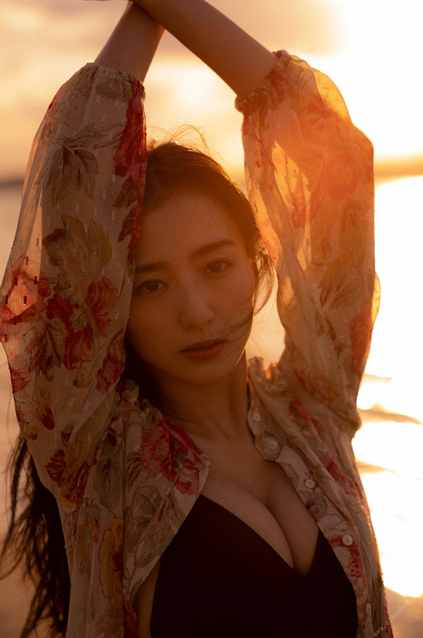 Riho Takada 高田里穂, [WPB-net] ひかり輝く時間の中で Set.01 No.60acbb