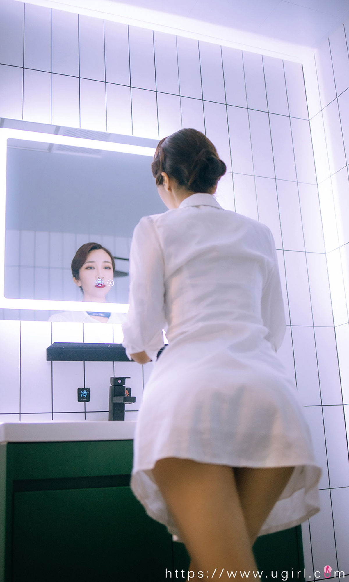 [爱尤物Ugirls] No.2193 Long-legged Yanyan retro mood