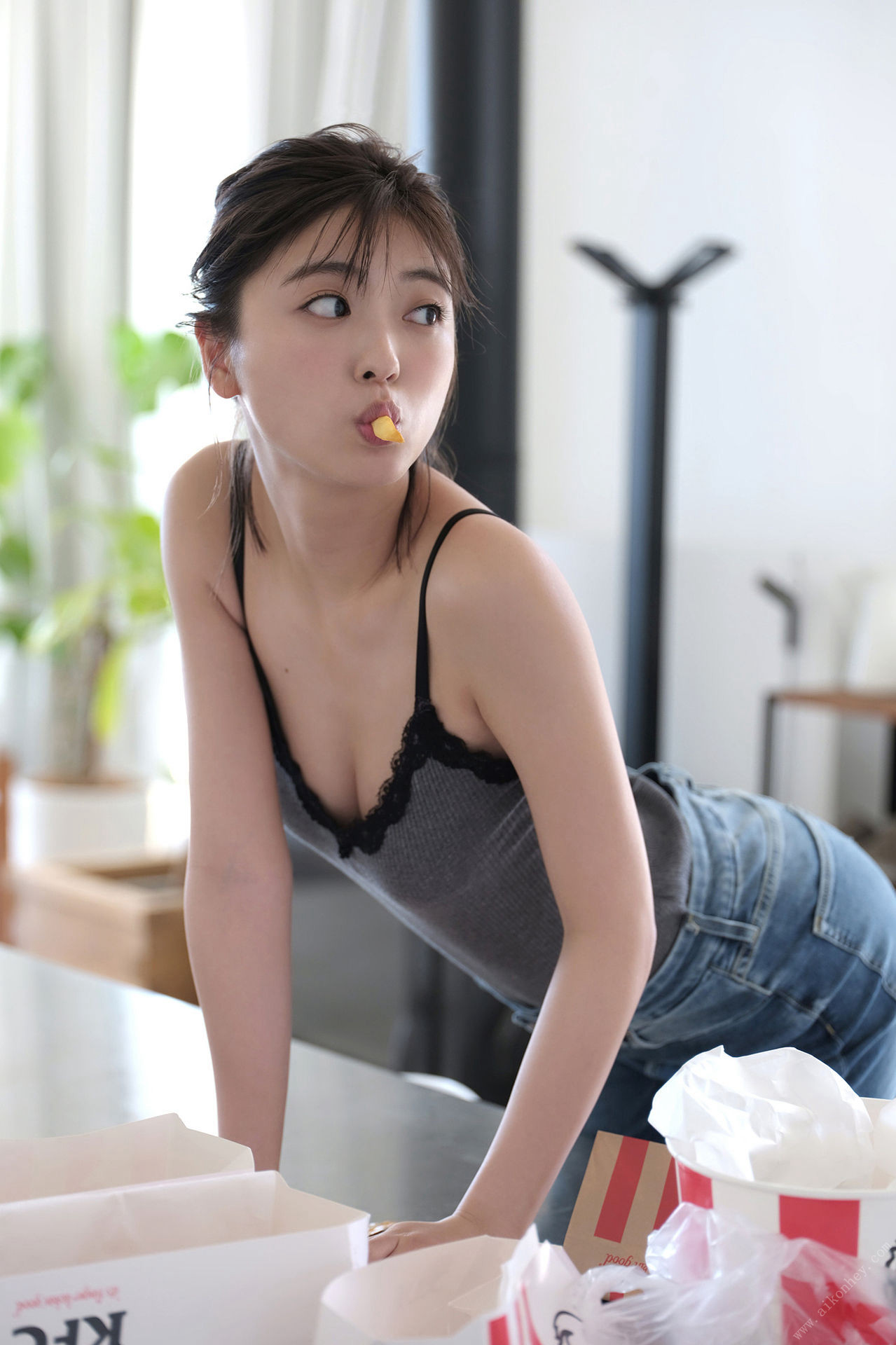 Mio Kudo 工藤美桜, ＦＲＩＤＡＹデジタル写真集 「輝きながら……」 Set.01 No.df76d6