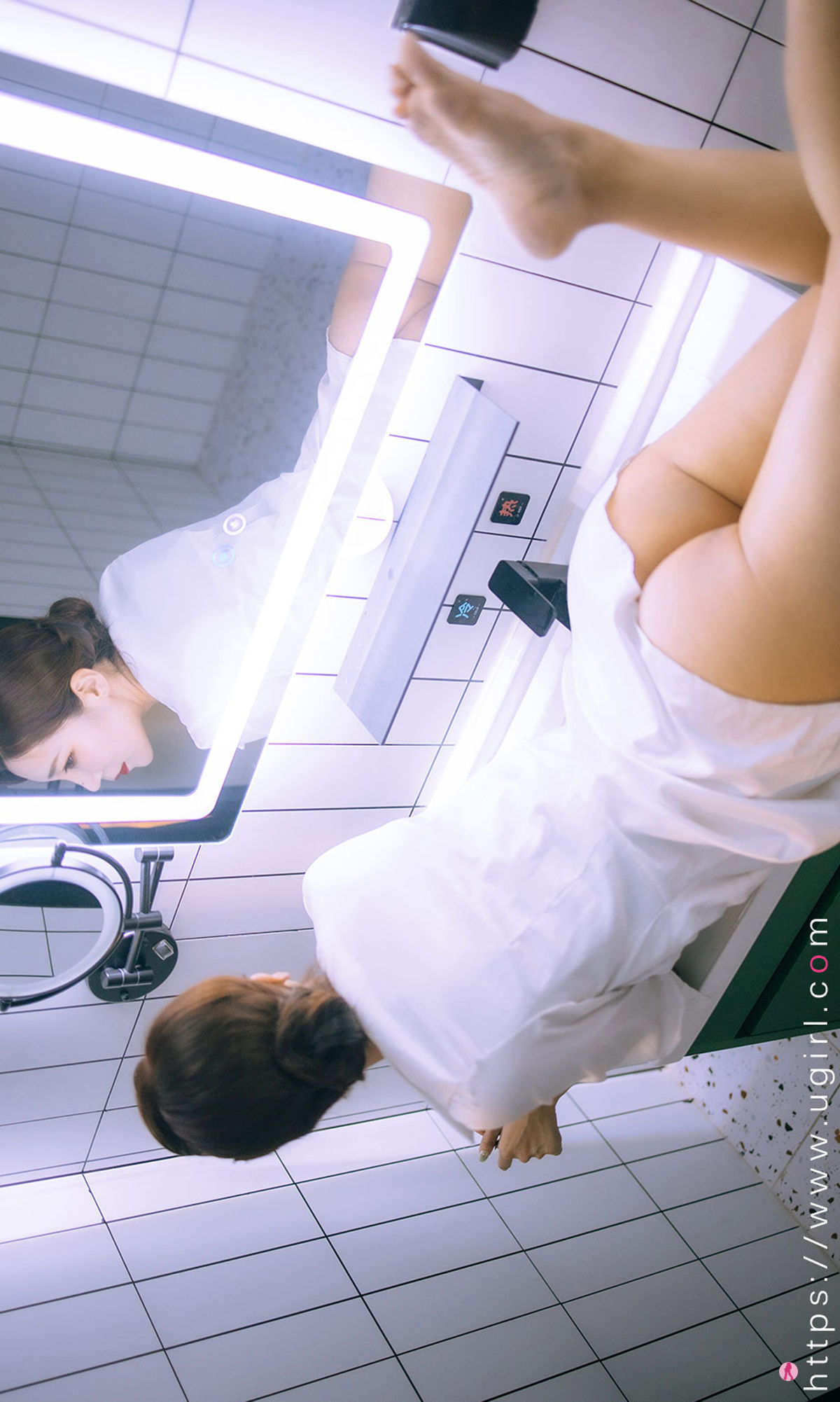 [爱尤物Ugirls] No.2193 Long-legged Yanyan retro mood