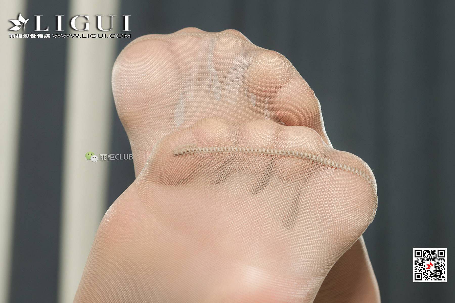 Cute leg model "The beautiful feet of the silk OL" [LIGUI] Beautiful legs and silk feet