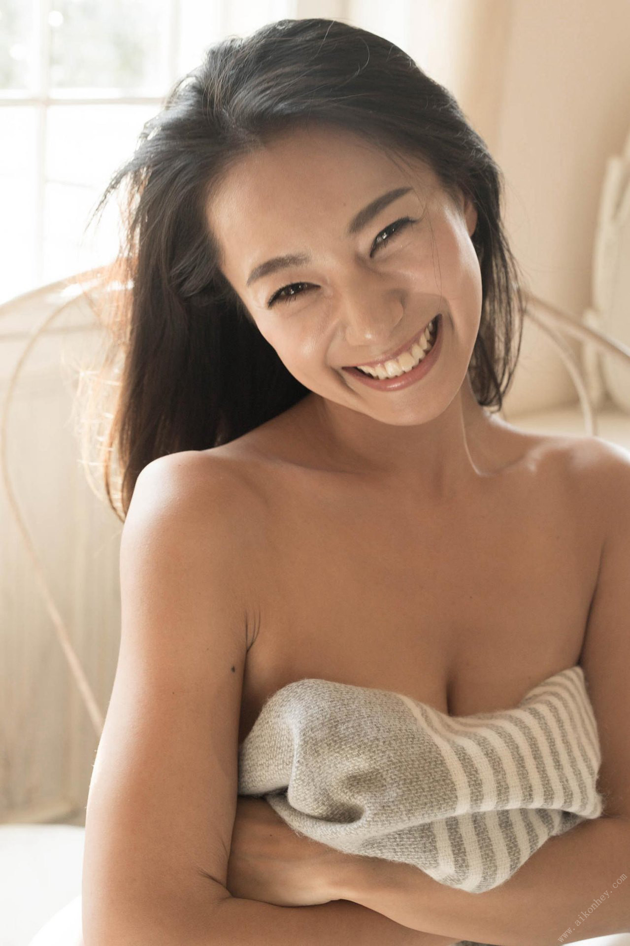 Mika Mifune 三船美佳, 週刊ポストデジタル写真集 「奇跡のボディ」 Set.01