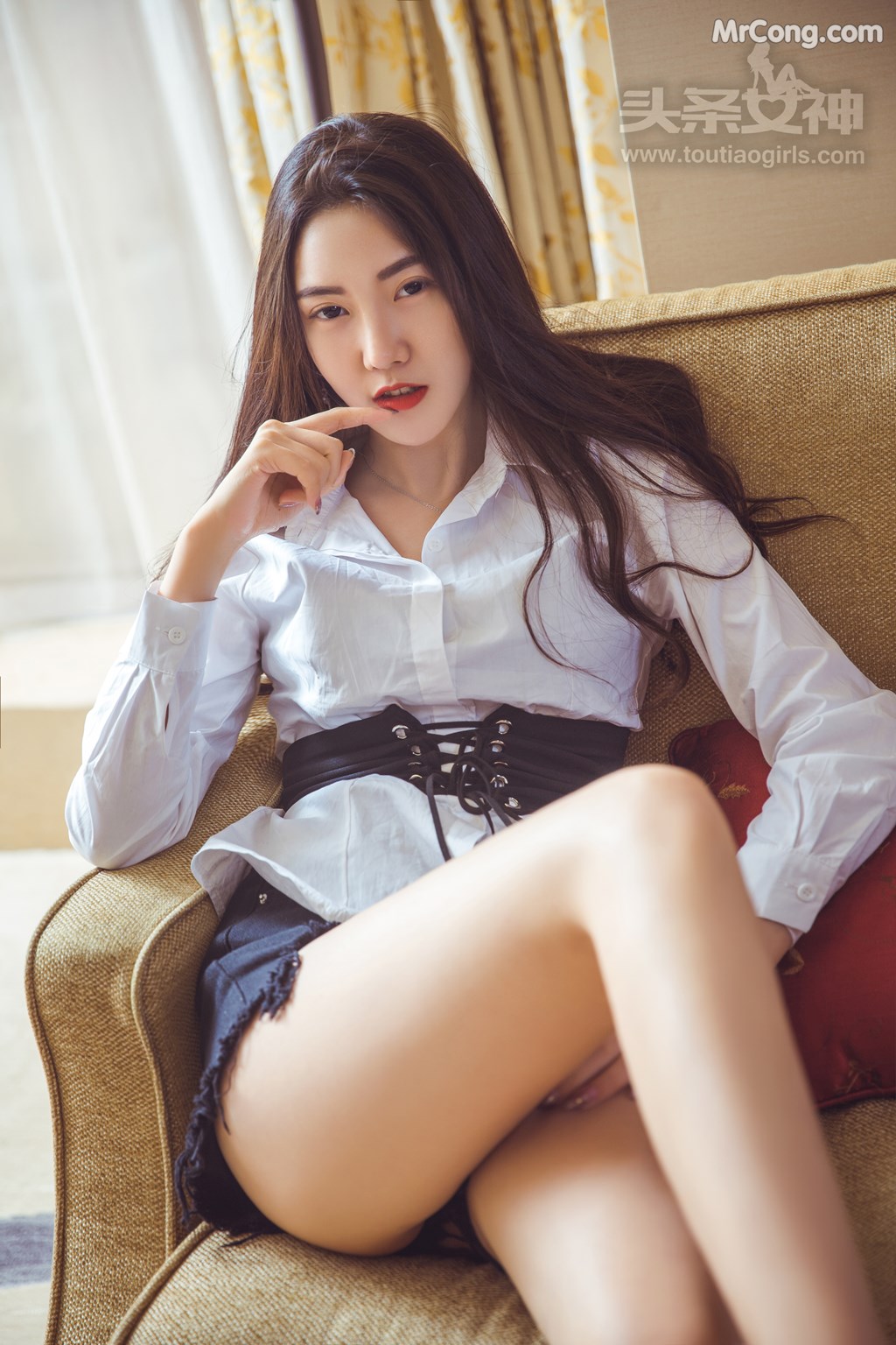 TouTiao 2017-07-27: Model Xue Jiao (雪娇) (46 photos) No.bac28c