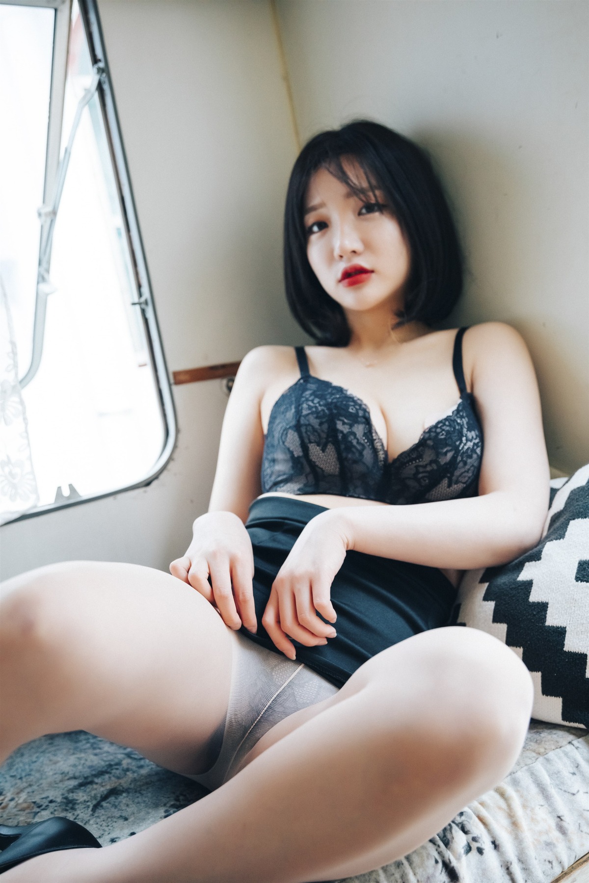 Son Yeeun 손예은, [LOOZY] Officegirl s Vacation Vol.02 – Set.02