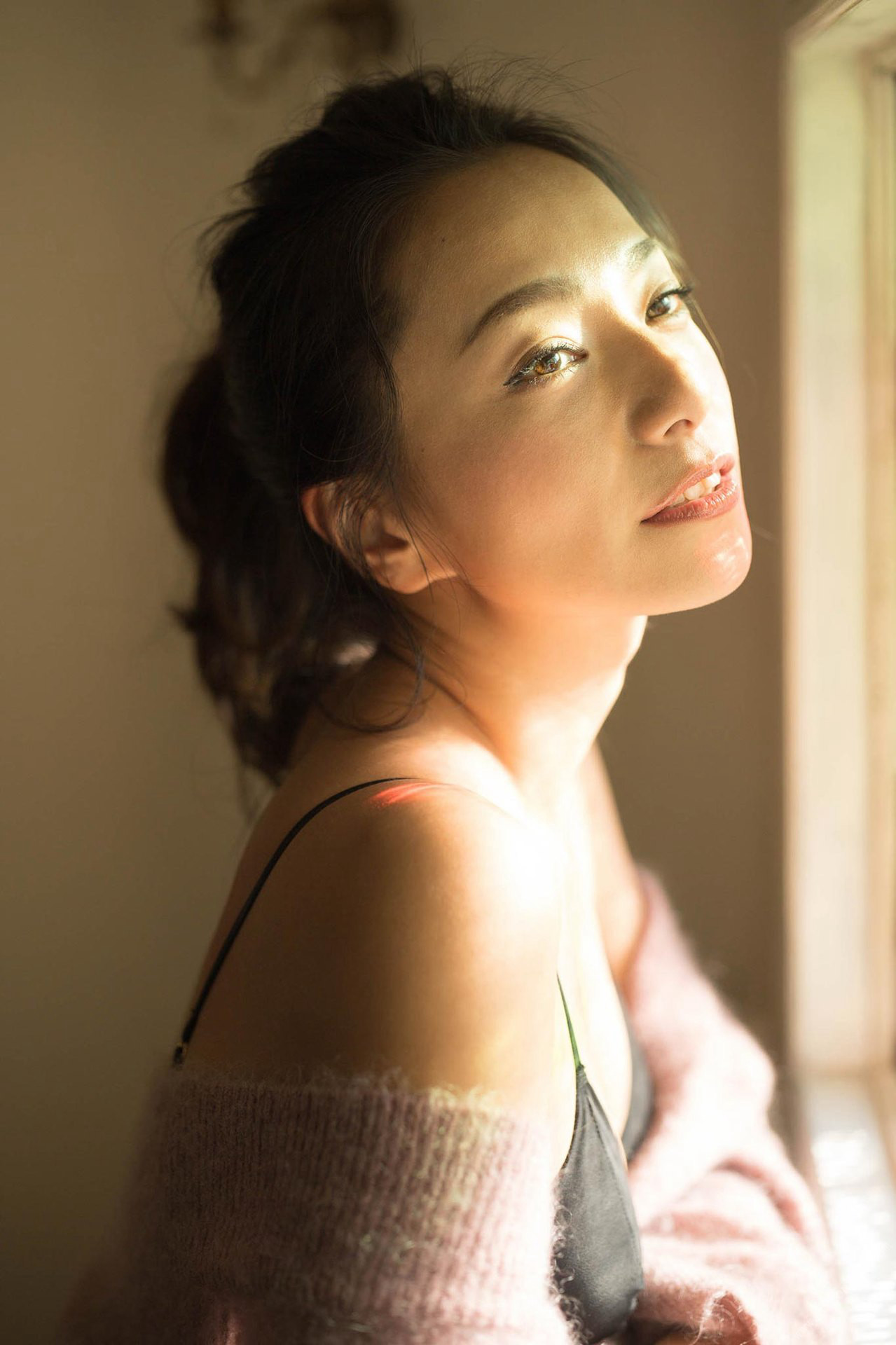 Mika Mifune 三船美佳, 週刊ポストデジタル写真集 「奇跡のボディ」 Set.01