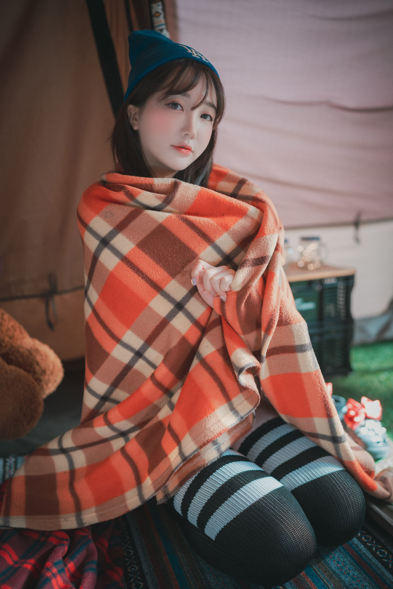 Son Yeeun 손예은, [DJAWA] Romantic Winter Glamping Set.01