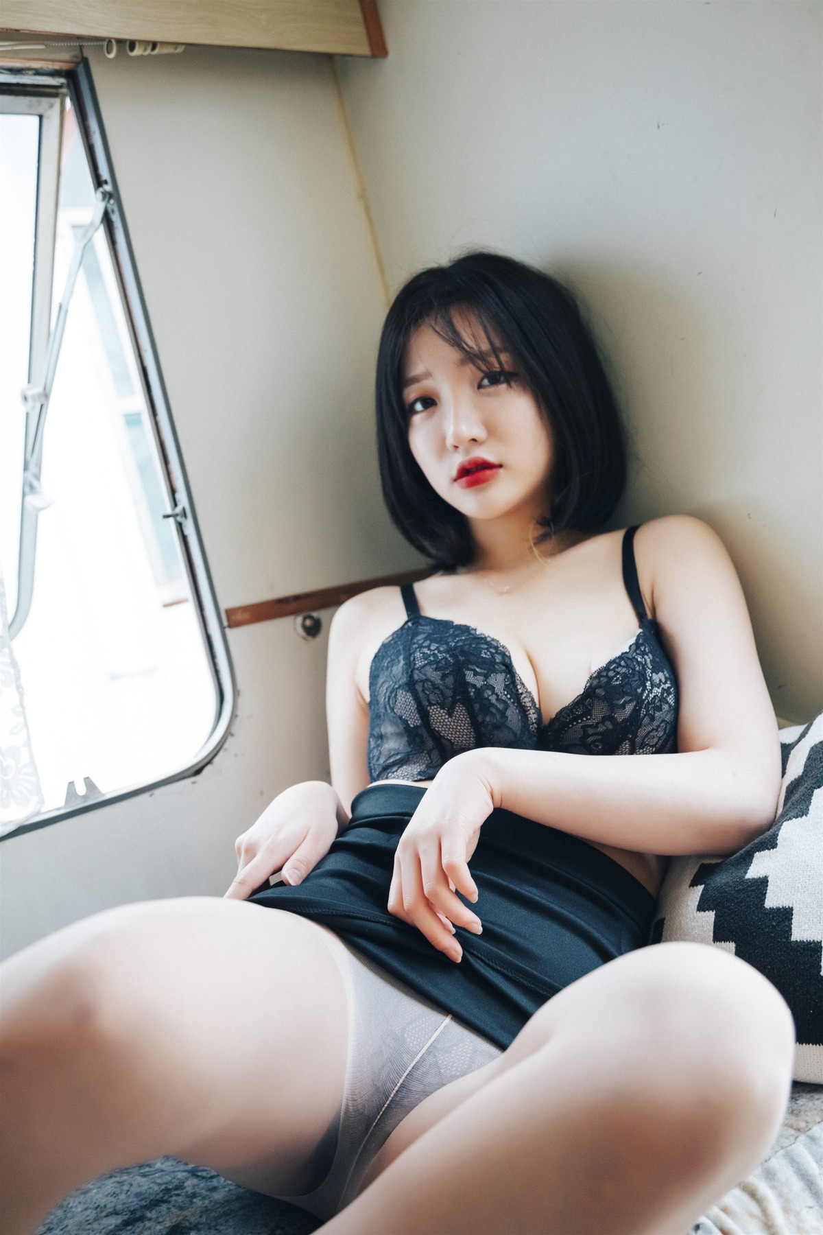 Son Yeeun 손예은, [LOOZY] Officegirl s Vacation Vol.02 – Set.02