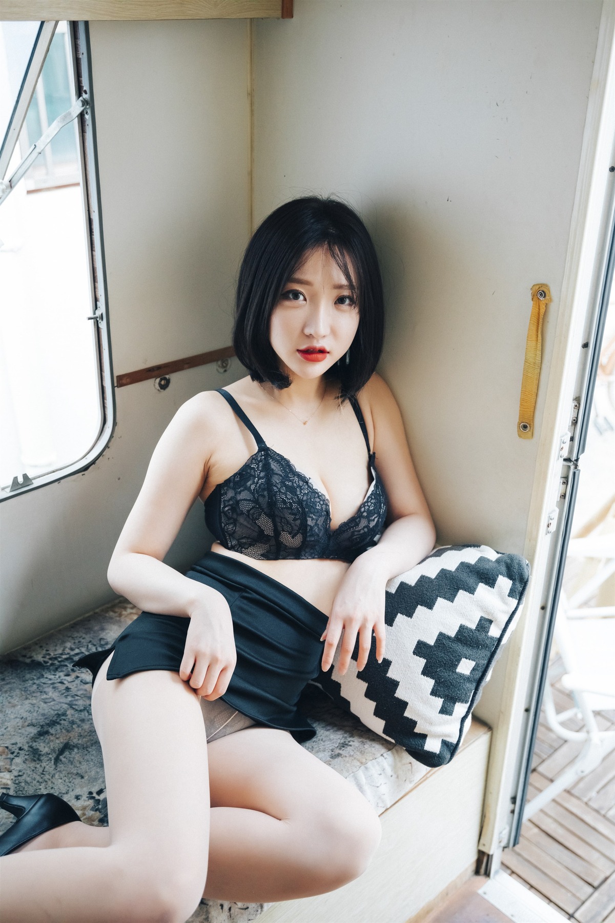 Son Yeeun 손예은, [LOOZY] Officegirl s Vacation Vol.02 – Set.02