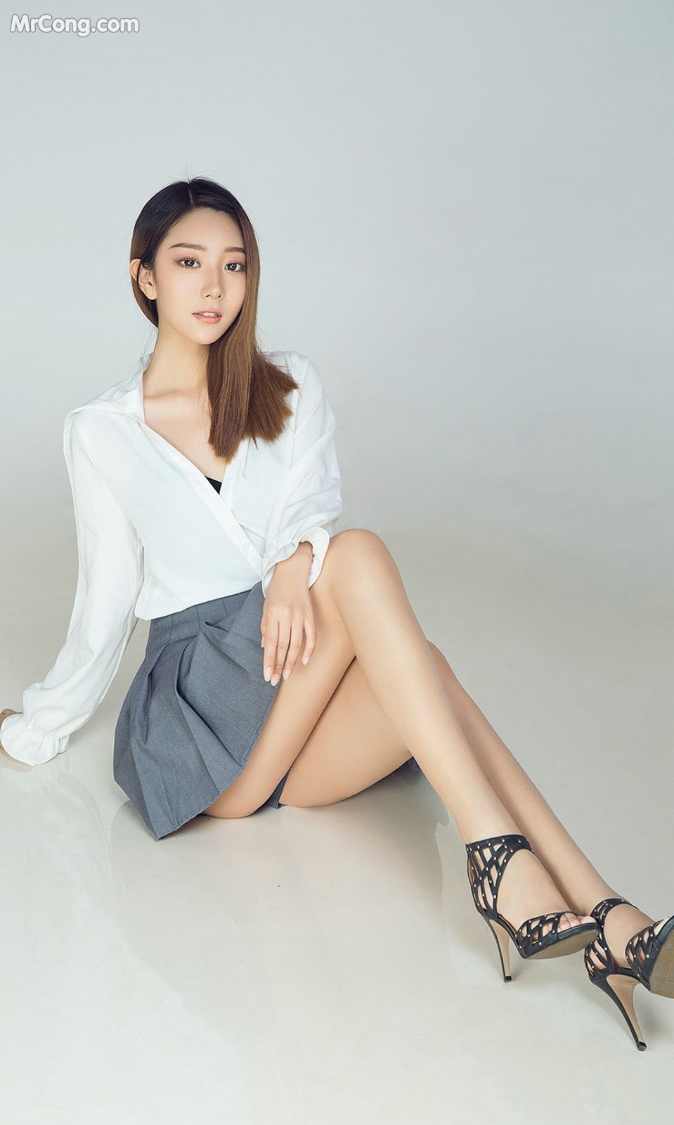 UGIRLS - Ai You Wu App No.1413: Model Yi Ran Ran (依然 然) (35 photos) No.6024d8