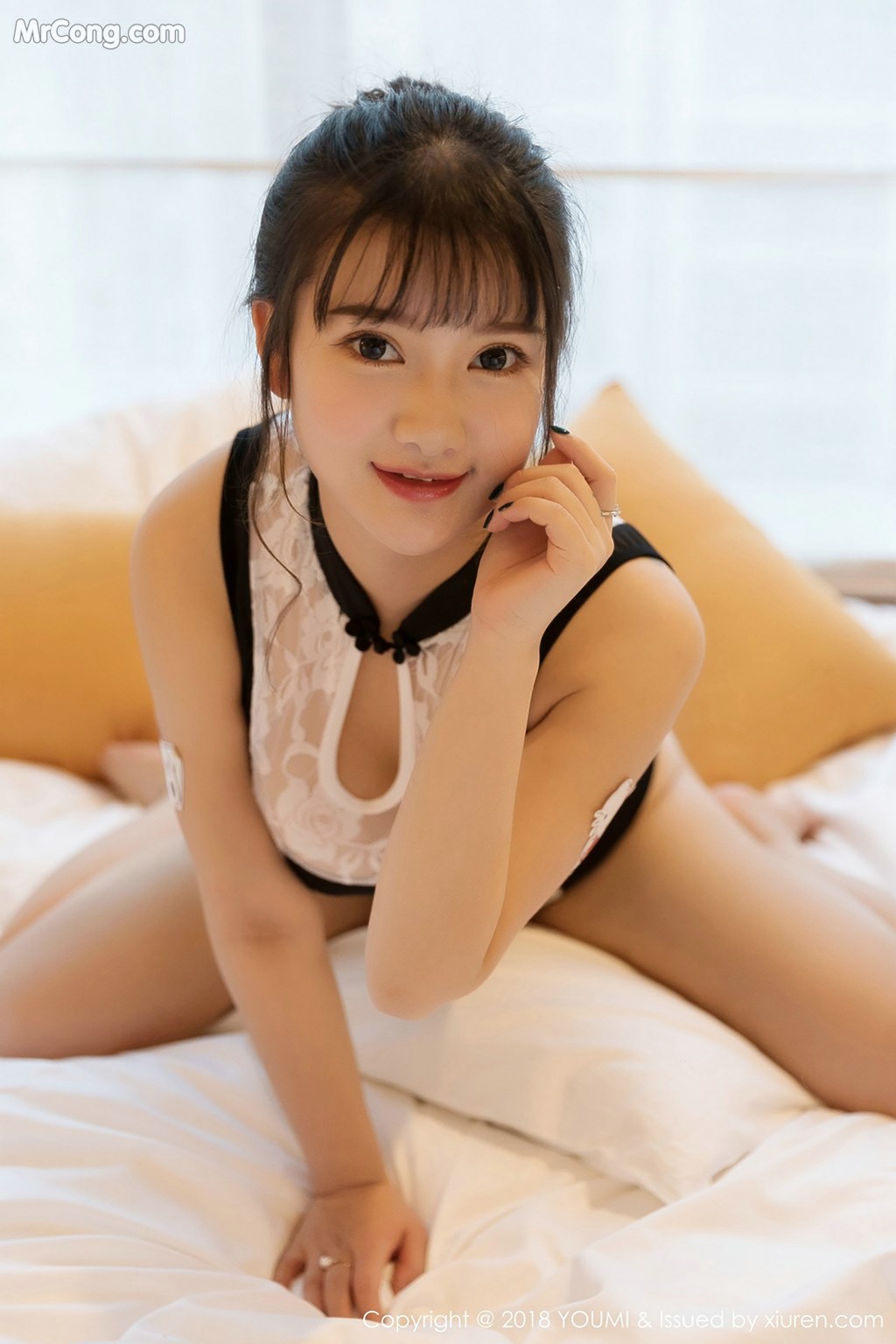 YouMi Vol. 250: Model Xiao You Nai (小 尤奈) (52 photos) No.f69432