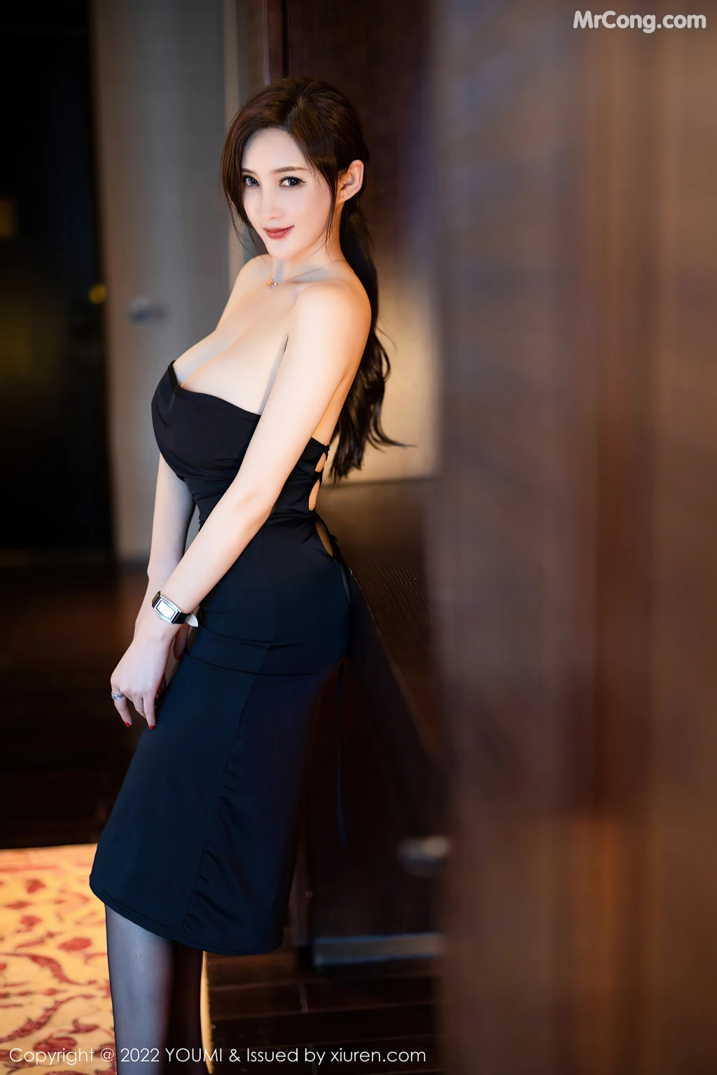 YouMi Vol.817: 奶瓶土肥圆矮挫丑黑穷 (Tu Fei Yuan Ai Cuo Qiong) (93 photos) No.b1ec3c