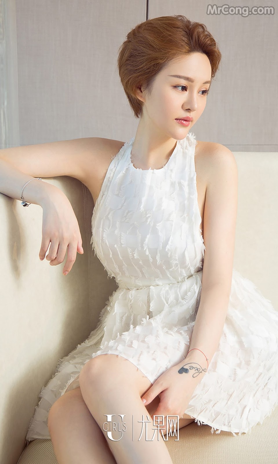 UGIRLS - Ai You Wu App No.758: Model Bai Pang Zi (白 胖子) (40 photos) No.b03b00