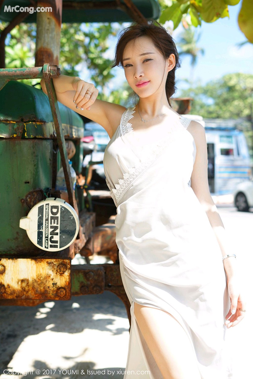 YouMi Vol.061: Model 土肥 圆 矮 挫 穷 (43 pictures) No.debb1b