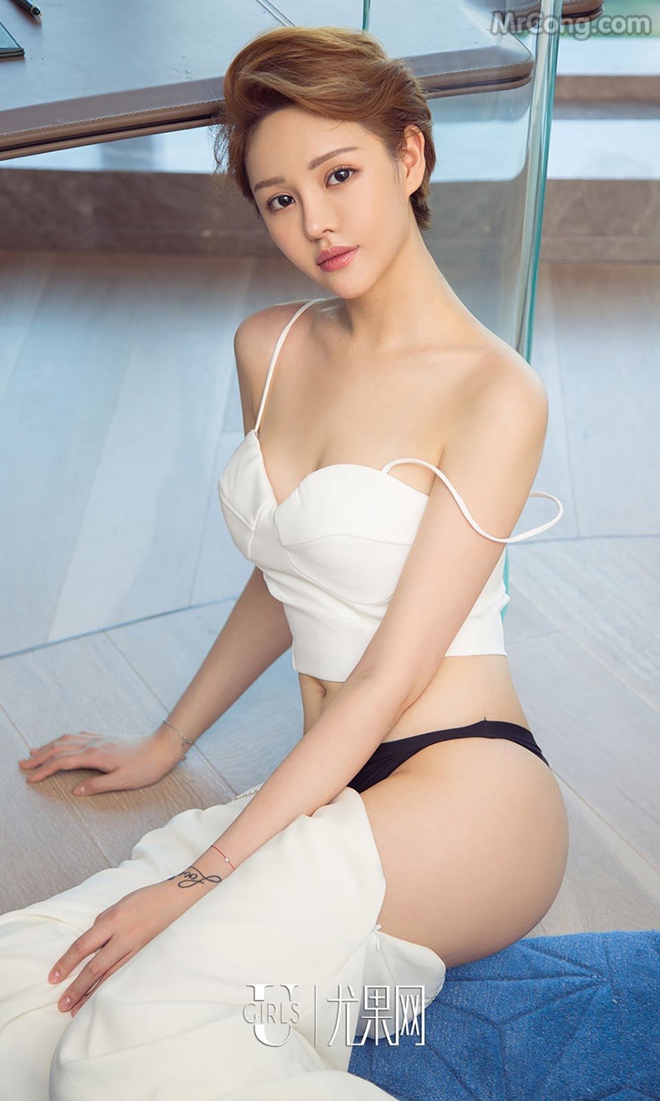 UGIRLS - Ai You Wu App No.758: Model Bai Pang Zi (白 胖子) (40 photos) No.b03b00