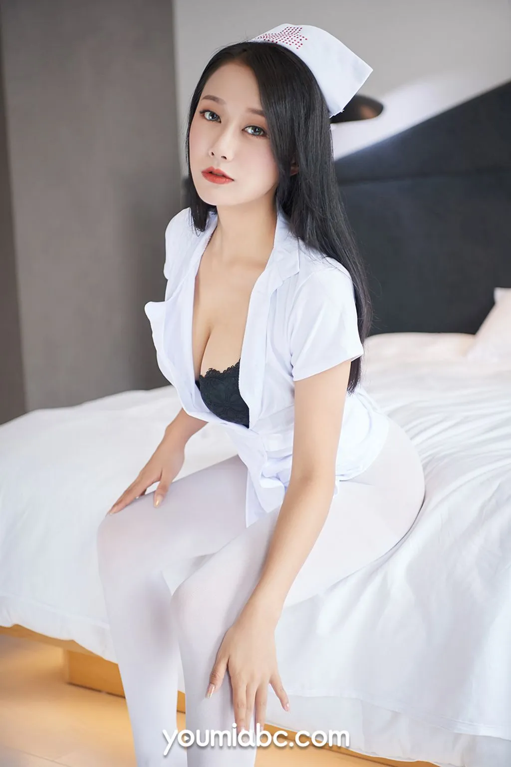 YouMi 尤 蜜 2019-10-30: He Jia Ying (何嘉颖) (34 pictures) No.ef0525