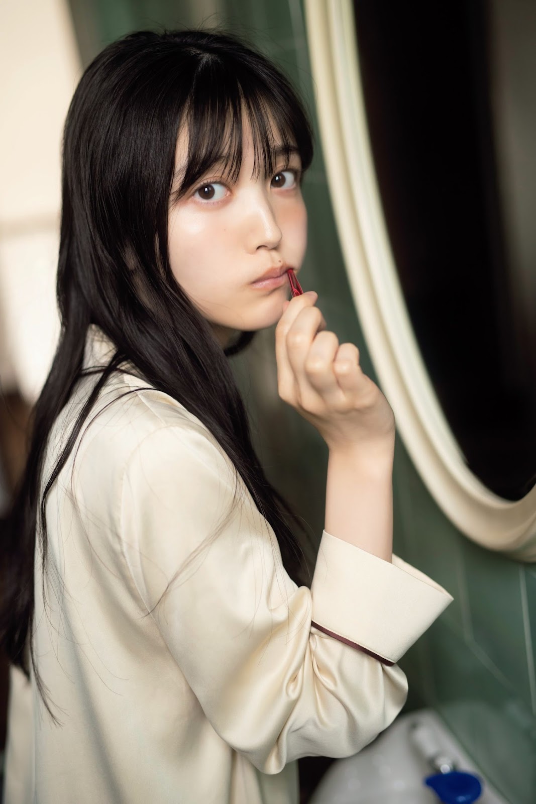 Kubo Shiori 久保史緒里, Platinum Flash 2022 Vol.18 17 Kubo Shiori 久保史緒里, Platinum Flash 2022 Vol.18