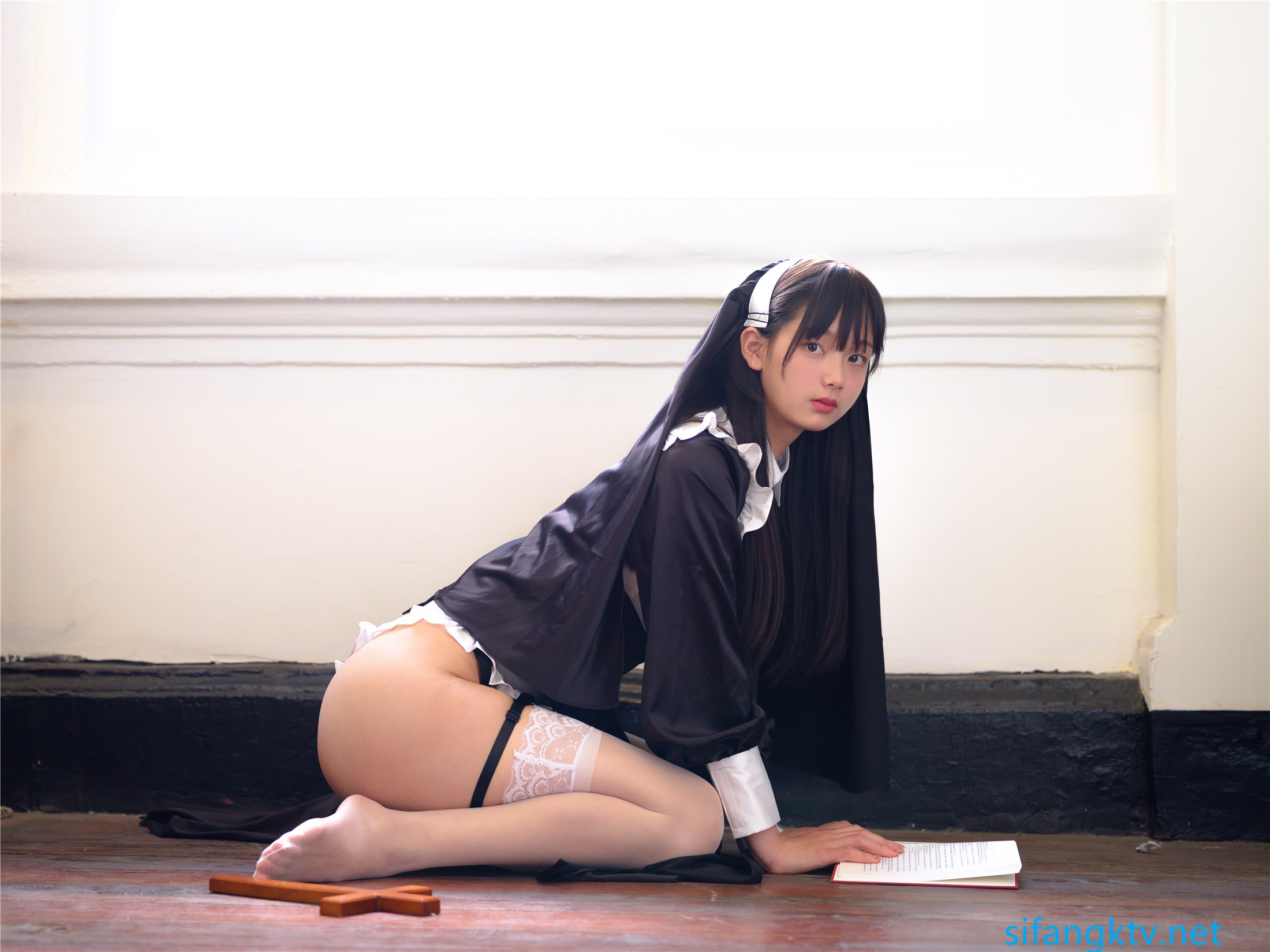 赤西夜夜 - 修女 [82P]