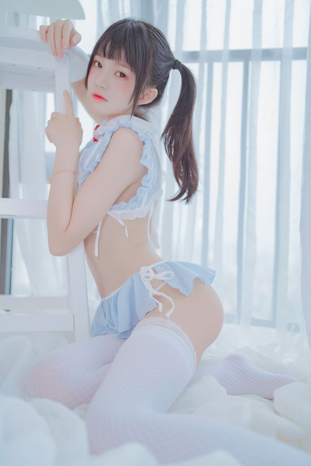 Coser @ 桜 桃 喵 Vol.005 爱丽丝 的 兔子 + 特写 (76 photos)