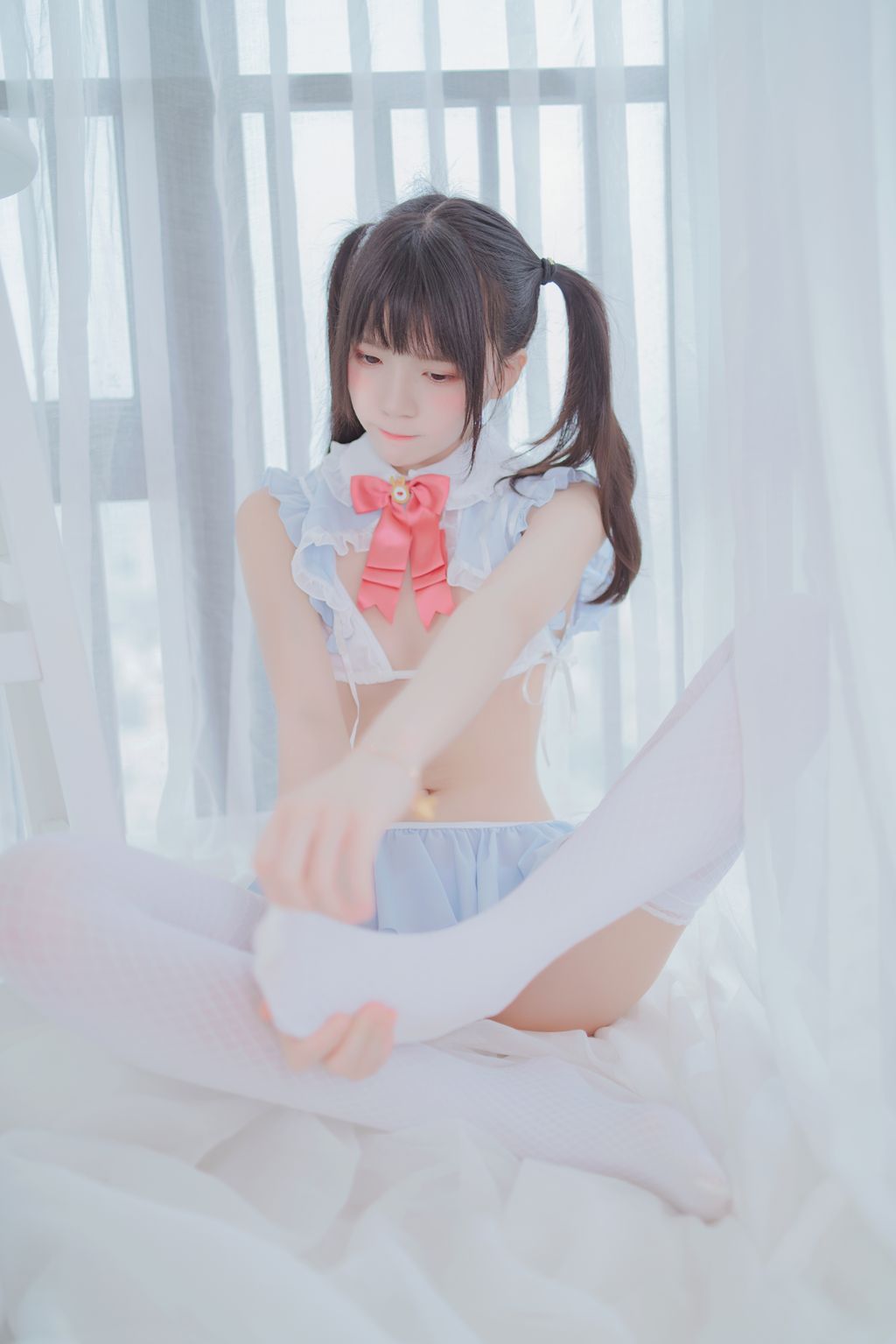 Coser @ 桜 桃 喵 Vol.005 爱丽丝 的 兔子 + 特写 (76 photos)