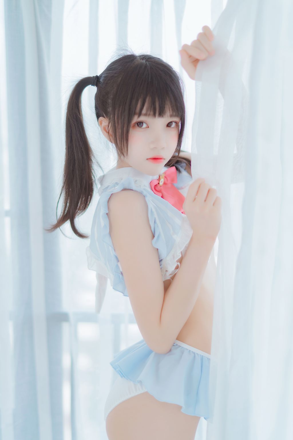 Coser @ 桜 桃 喵 Vol.005 爱丽丝 的 兔子 + 特写 (76 photos)