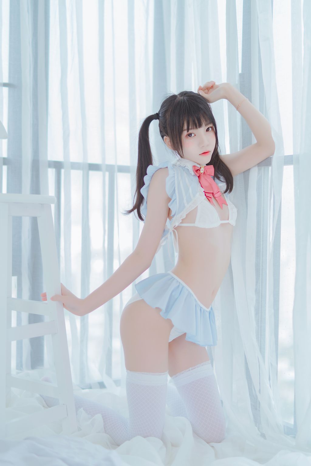 Coser @ 桜 桃 喵 Vol.005 爱丽丝 的 兔子 + 特写 (76 photos)