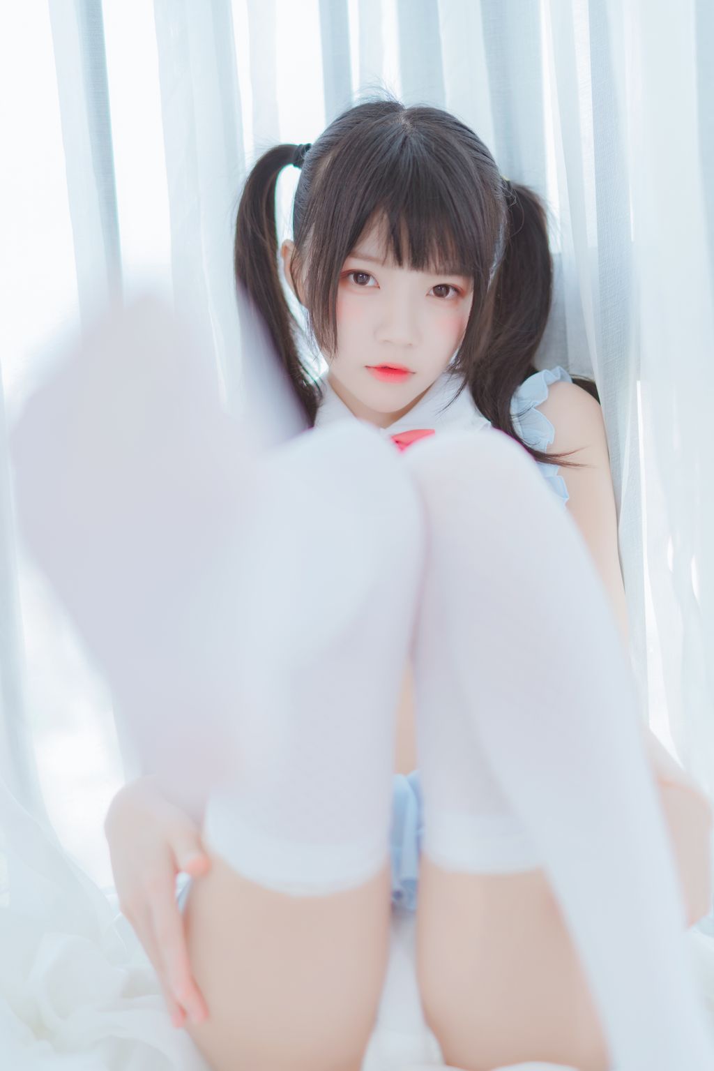 Coser @ 桜 桃 喵 Vol.005 爱丽丝 的 兔子 + 特写 (76 photos)