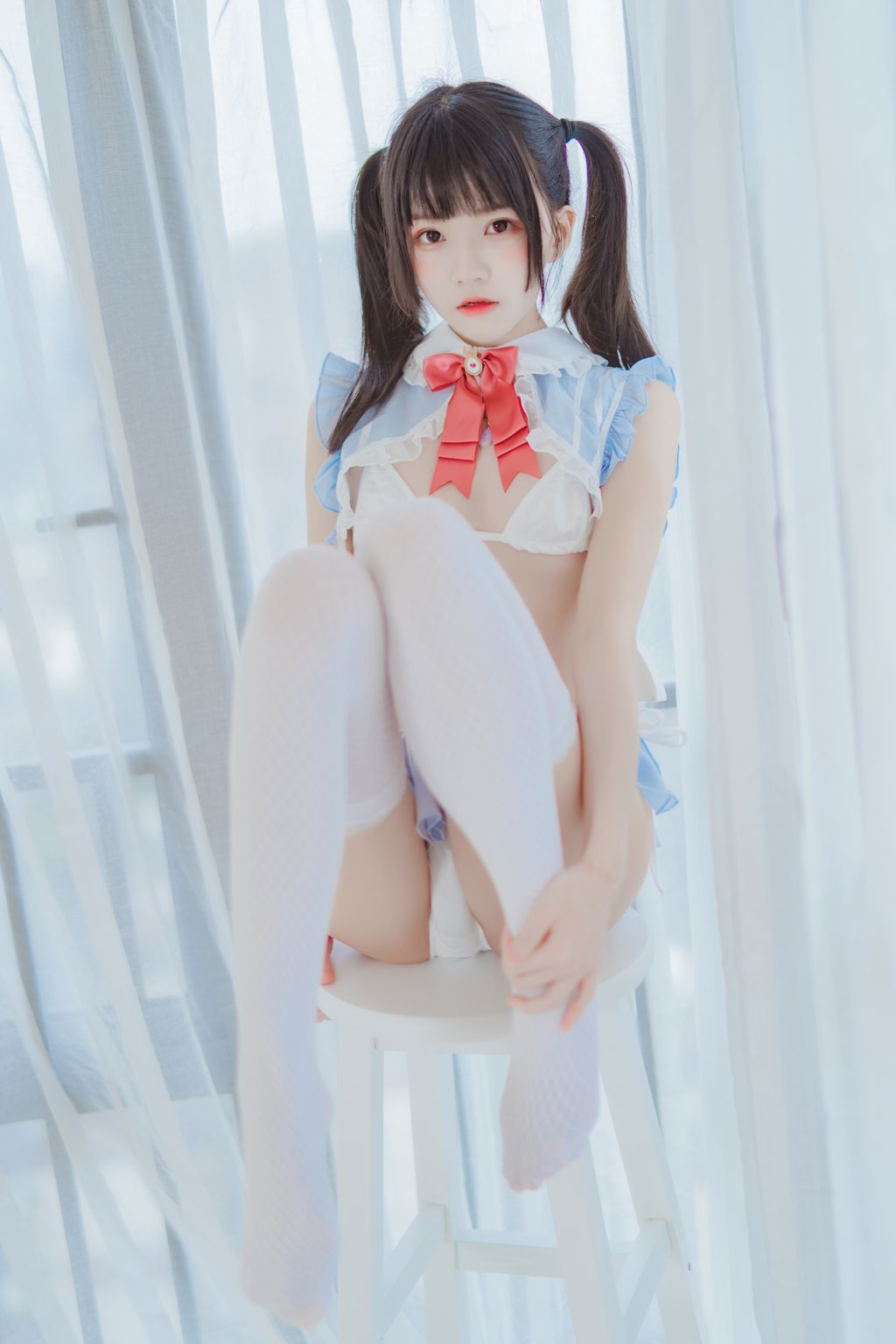 Coser @ 桜 桃 喵 Vol.005 爱丽丝 的 兔子 + 特写 (76 photos)