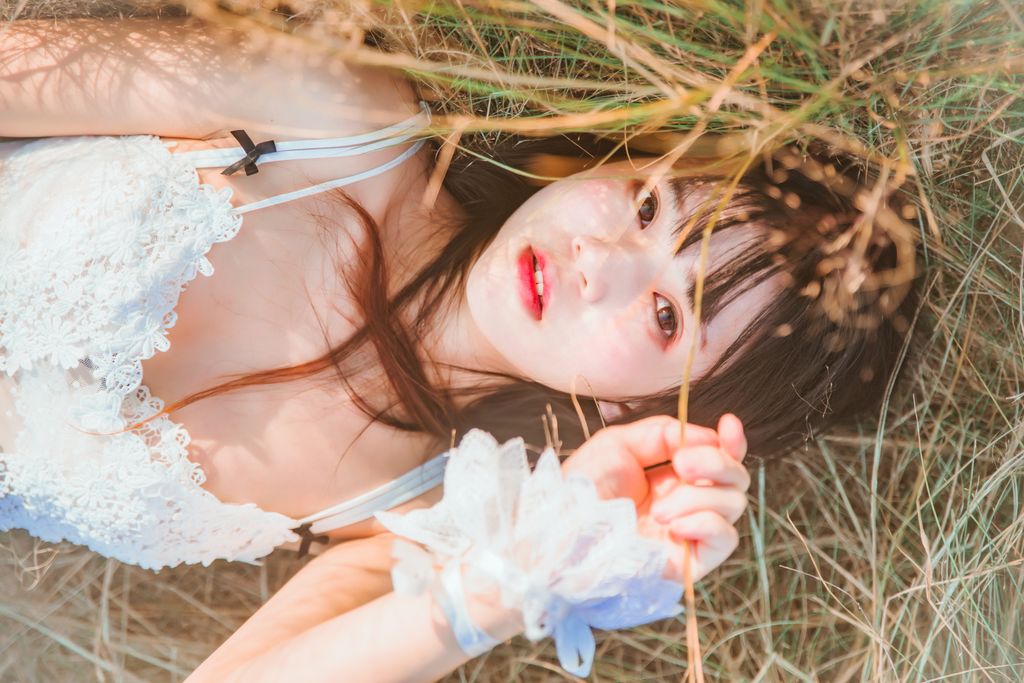 Coser @ 桜 桃 喵 Vol.013 冬眠 2018 系列 - 白裙 (下) (45 photos)