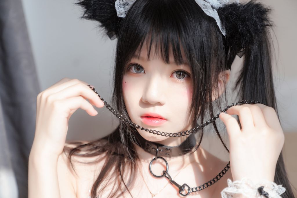 Coser @ 桜 桃 喵 Vol.021 黑猫 妹 抖 (黑猫 女仆) (78 photos)