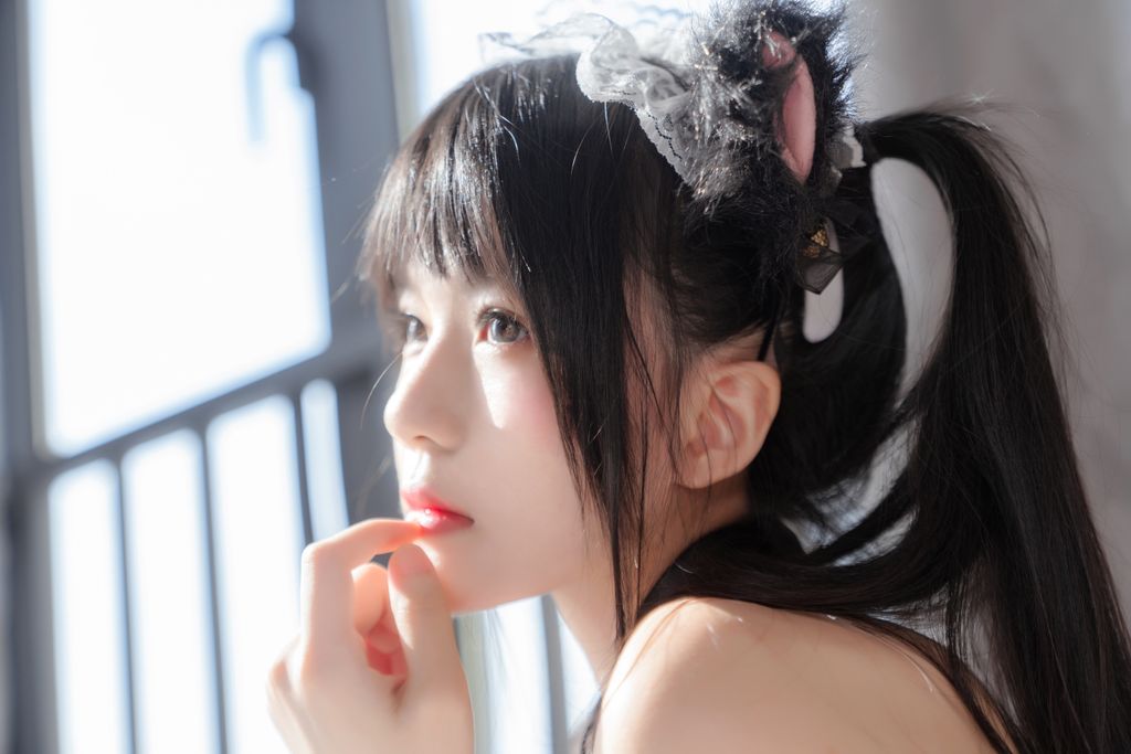 Coser @ 桜 桃 喵 Vol.021 黑猫 妹 抖 (黑猫 女仆) (78 photos)