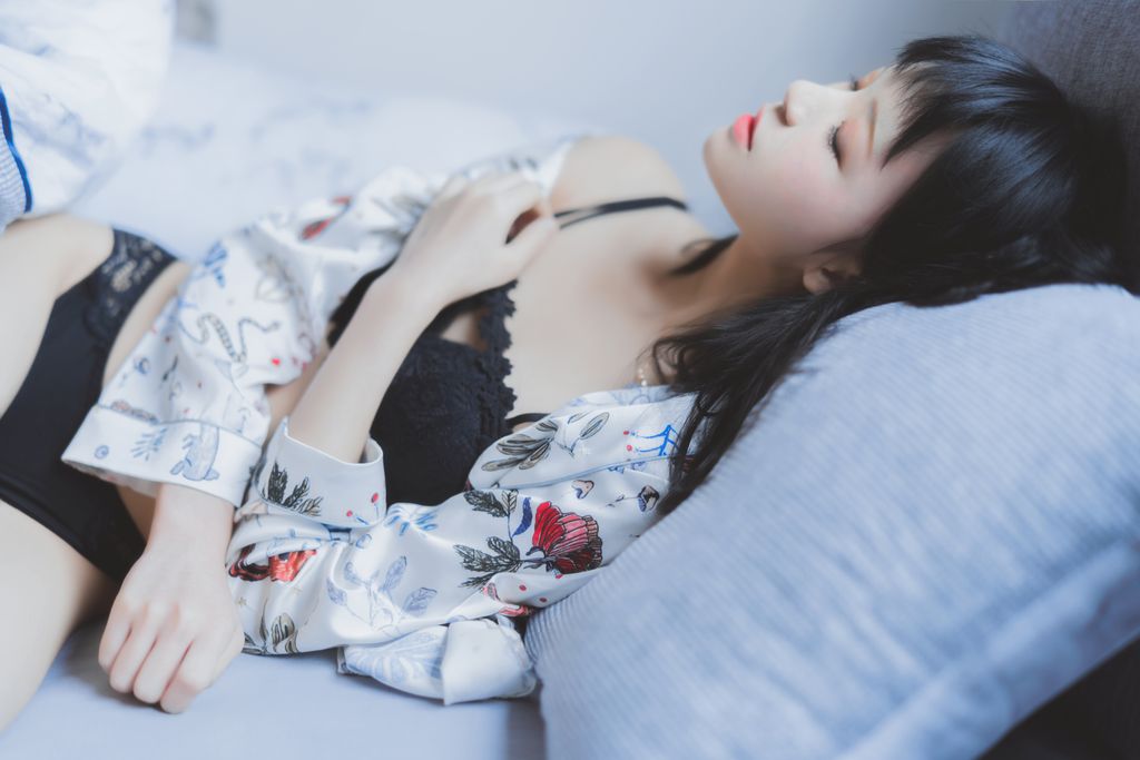 Coser @ 桜 桃 喵 Vol.035 倦 (32 photos)