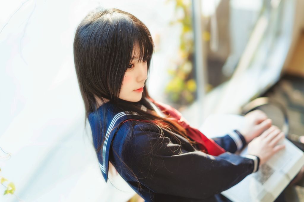 Coser @ 桜 桃 喵 Vol.067 制服 (50 photos)