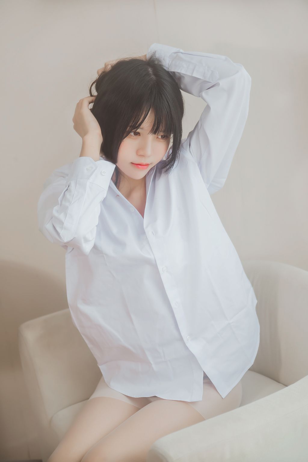 Coser @ 桜 桃 喵 Vol.072 白 衬衫 散发