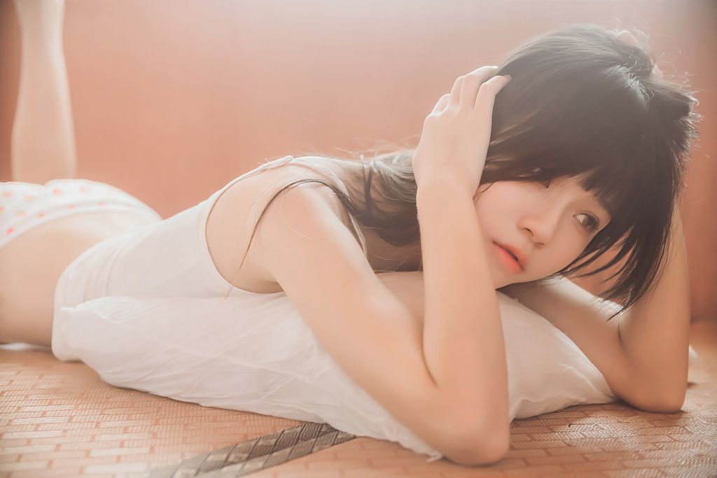 Coser @ 桜 桃 喵 Vol.076 小 背心 换 水手服 (144 photos)