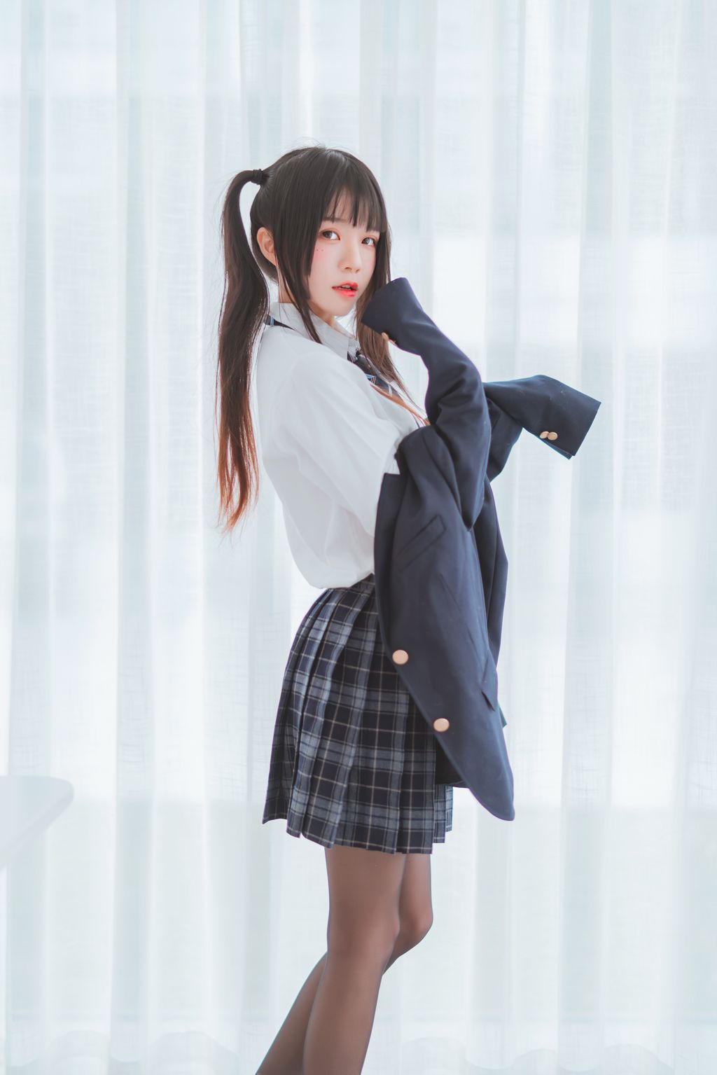 Coser @ 桜 桃 喵 Vol.082 桜 桃 未熟 2 冬季 制服 丝 秀 (45 photos)