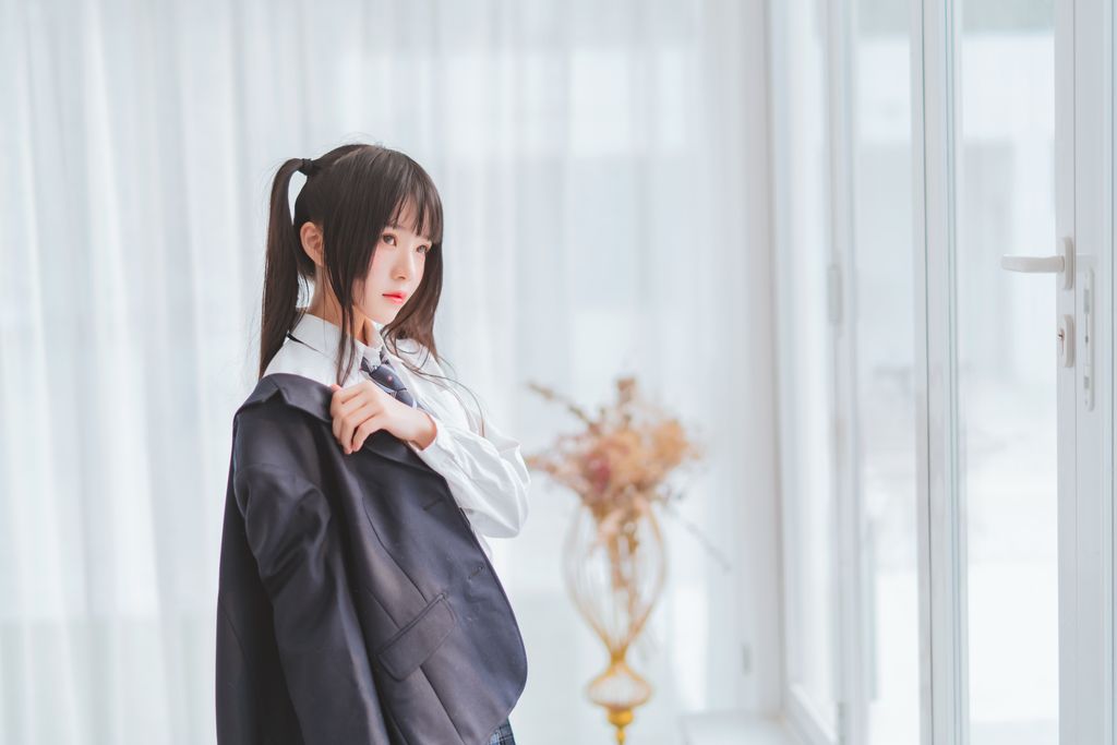 Coser @ 桜 桃 喵 Vol.082 桜 桃 未熟 2 冬季 制服 丝 秀 (45 photos)