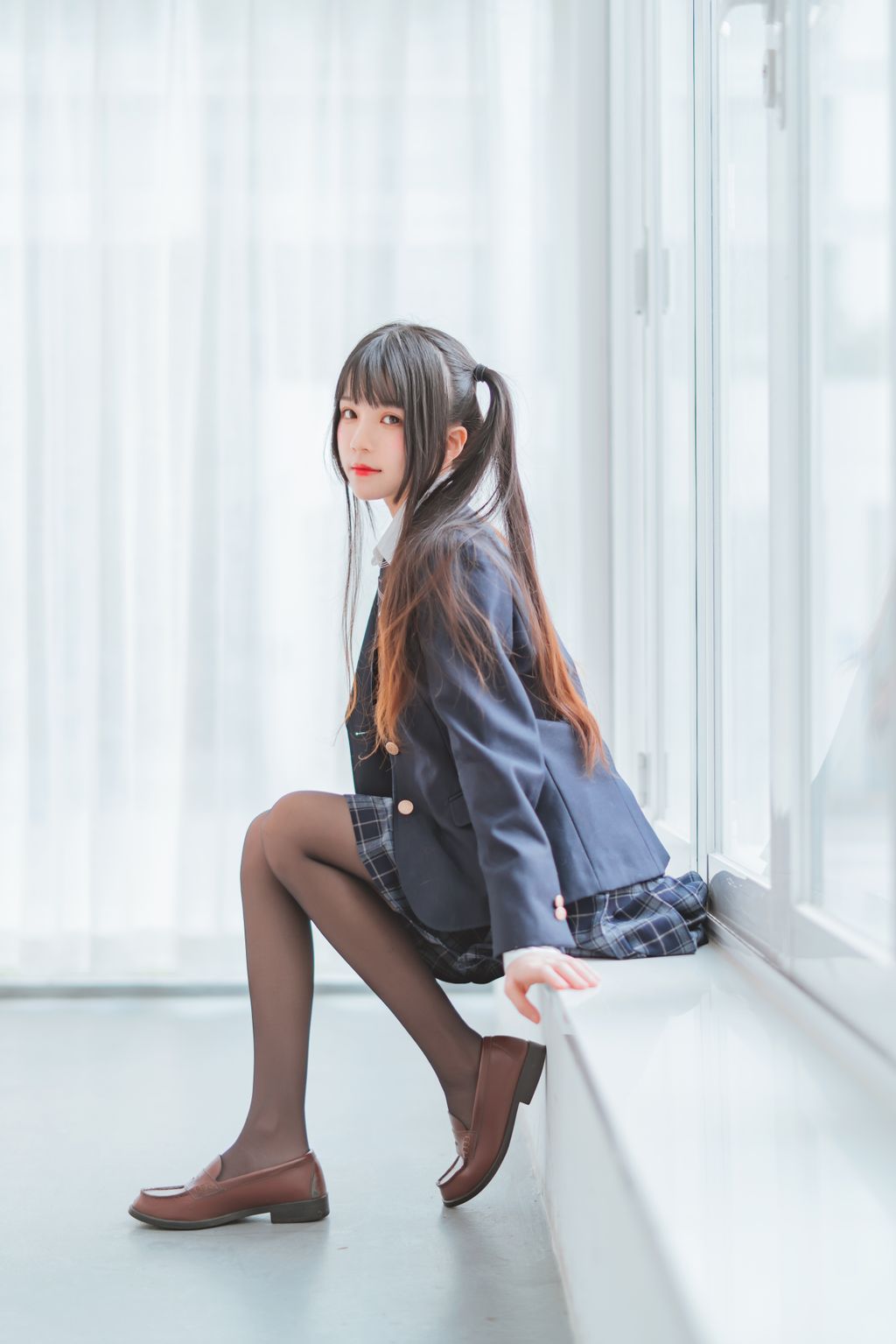 Coser @ 桜 桃 喵 Vol.082 桜 桃 未熟 2 冬季 制服 丝 秀 (45 photos)