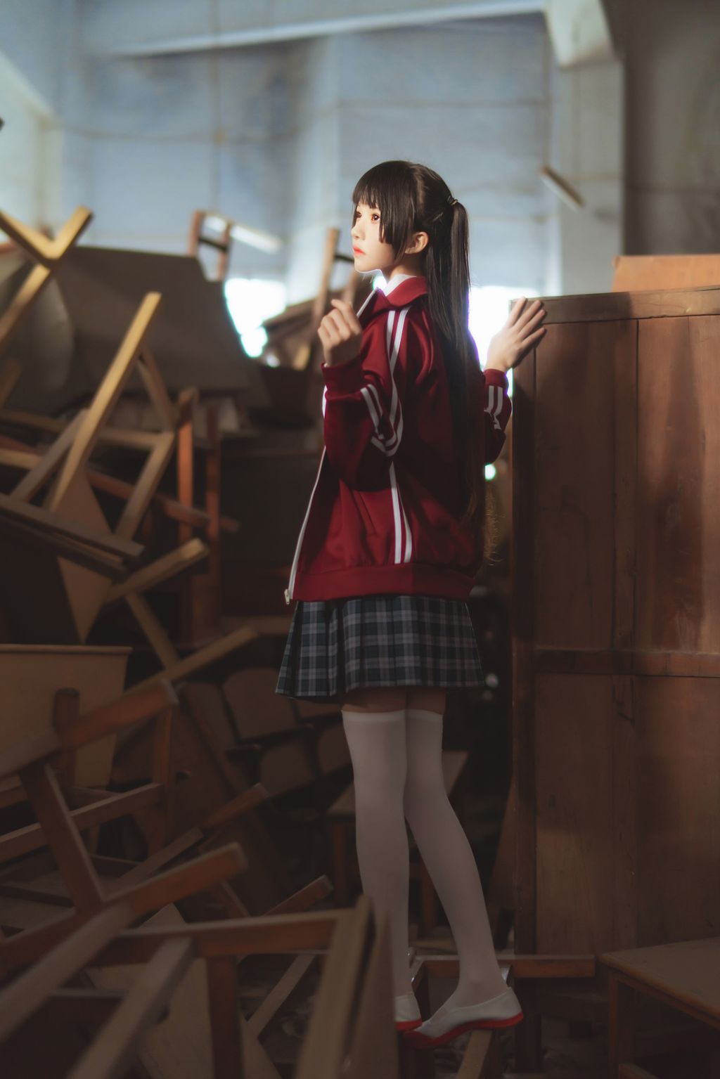 Coser @ 桜 桃 喵 Vol.086 桜 桃 未熟 3 废弃 教室 (38 photos)